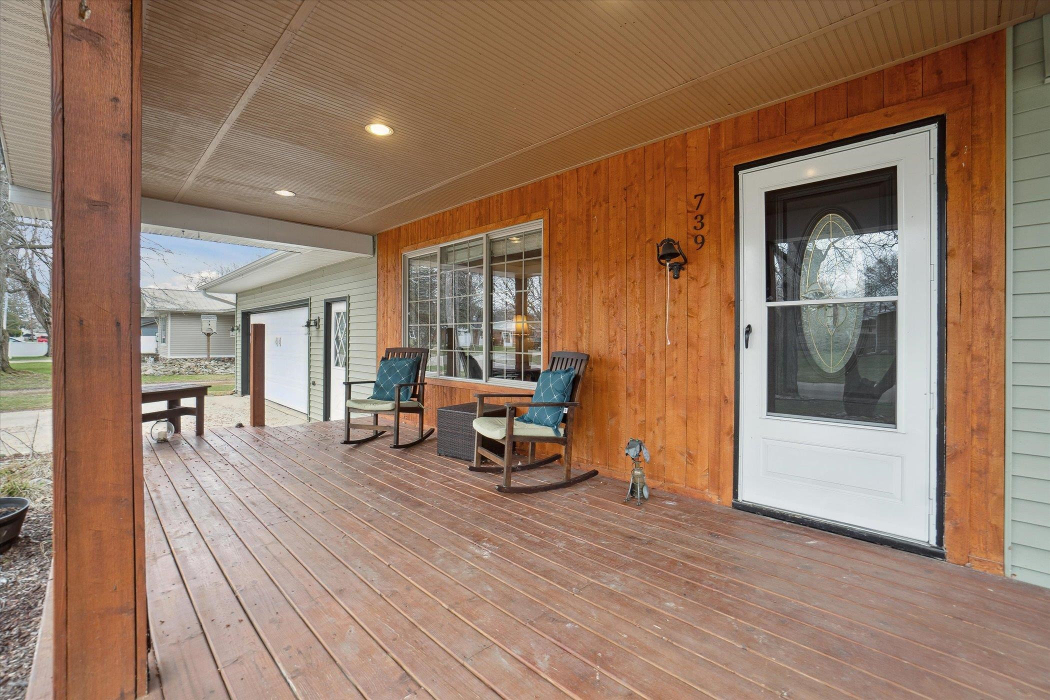 739 Gasper Street, Chesaning, MI 48616 — Photo 5