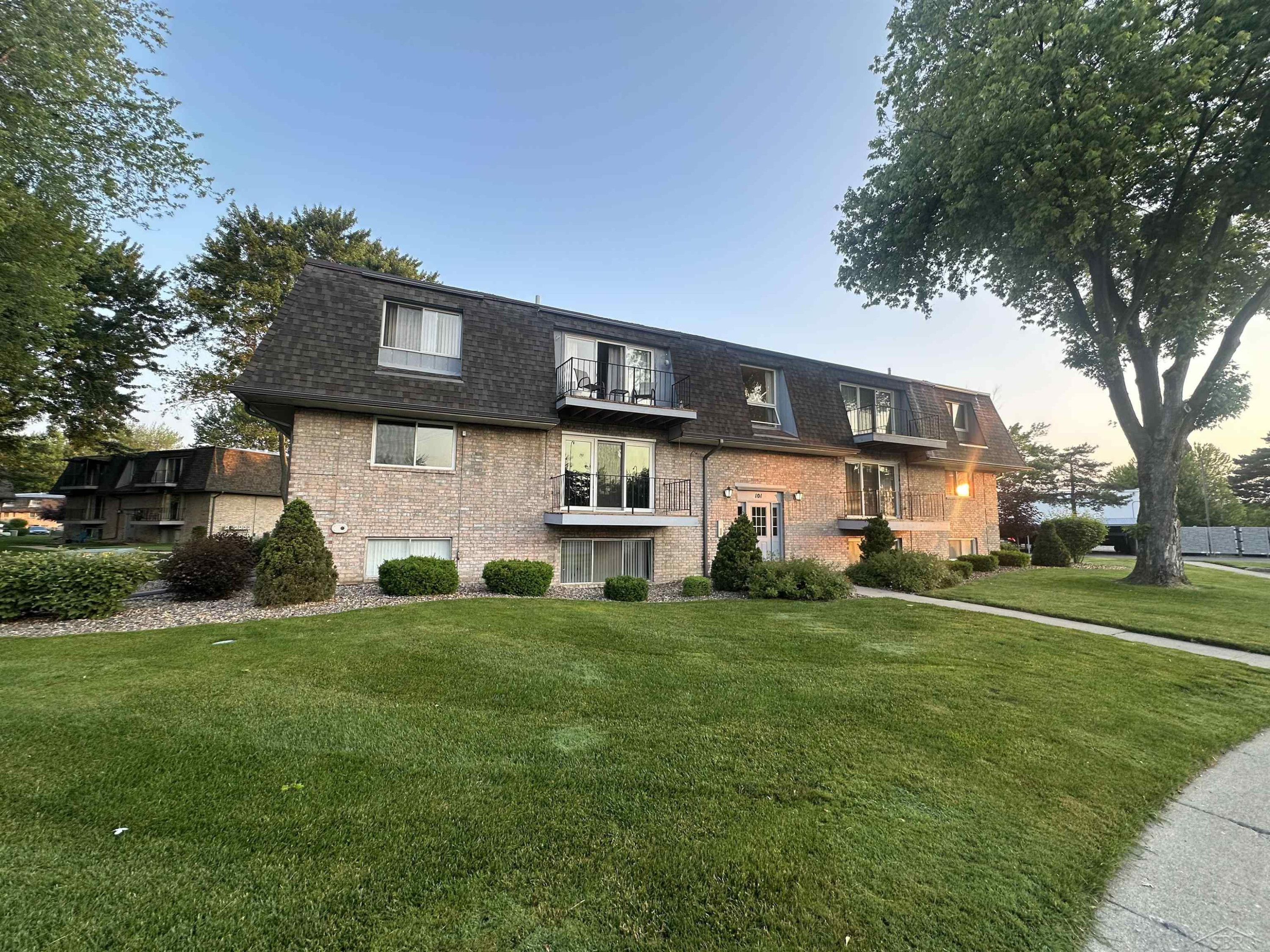 101 Provincial Court, 48, Saginaw, MI 48638 — front exterior