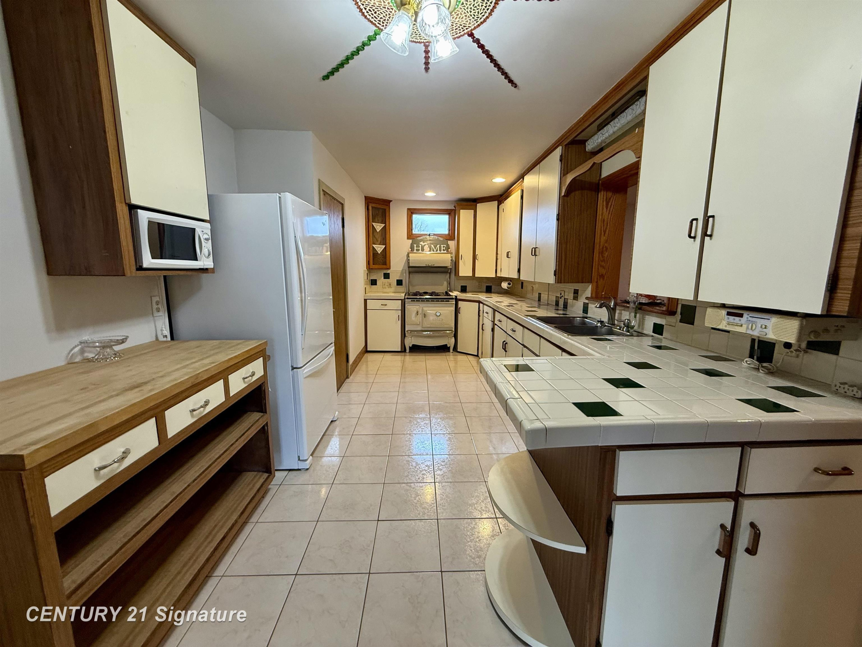 3705 N Beyer Road, Saginaw, MI 48601 — Photo 5