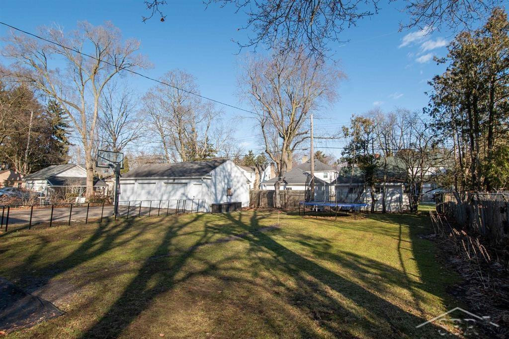 21 W Hannum Boulevard, Saginaw, MI 48602 — Photo 11
