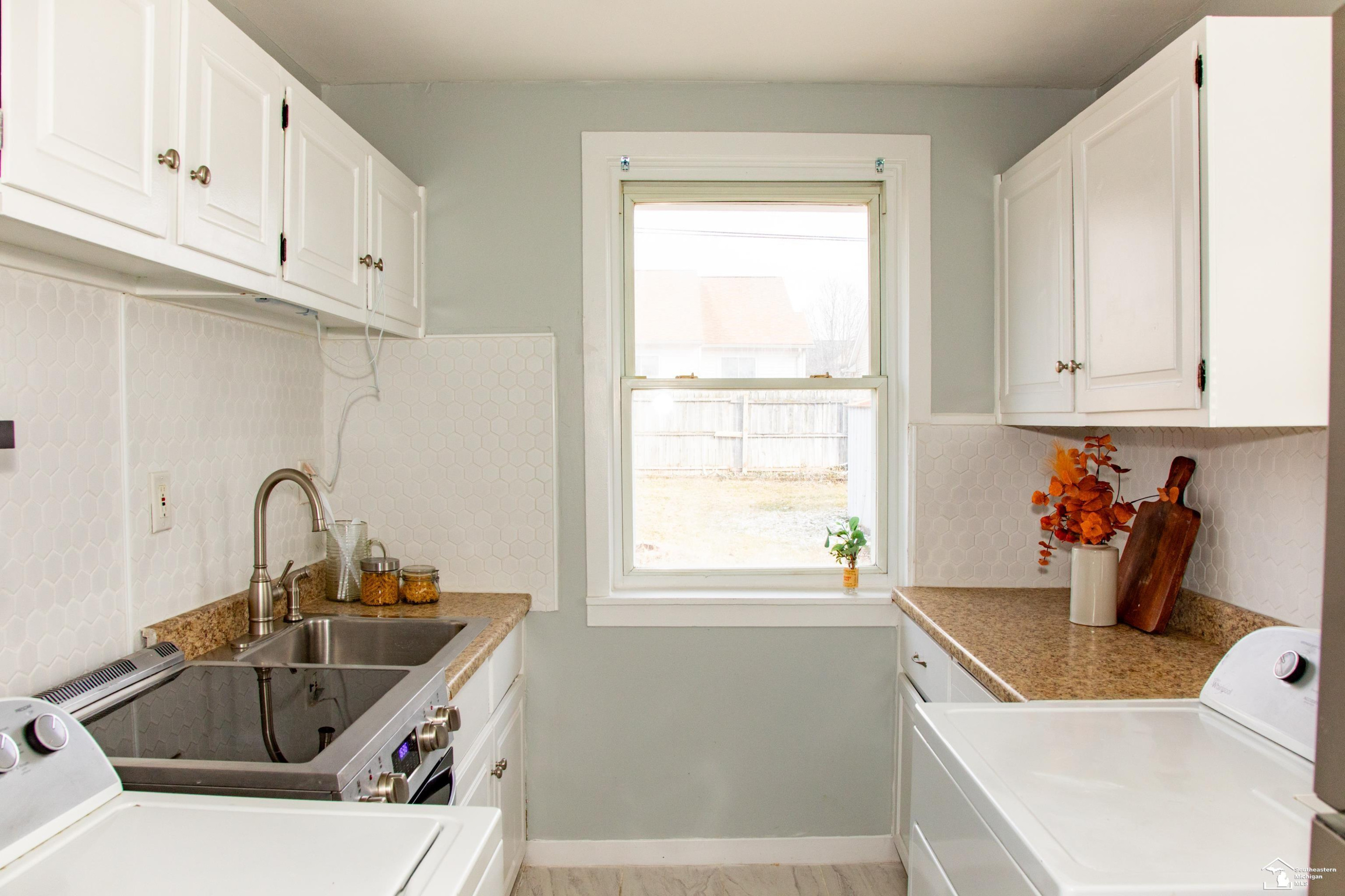 5323 Lathrop Street, Trenton, MI 48183 — Photo 9