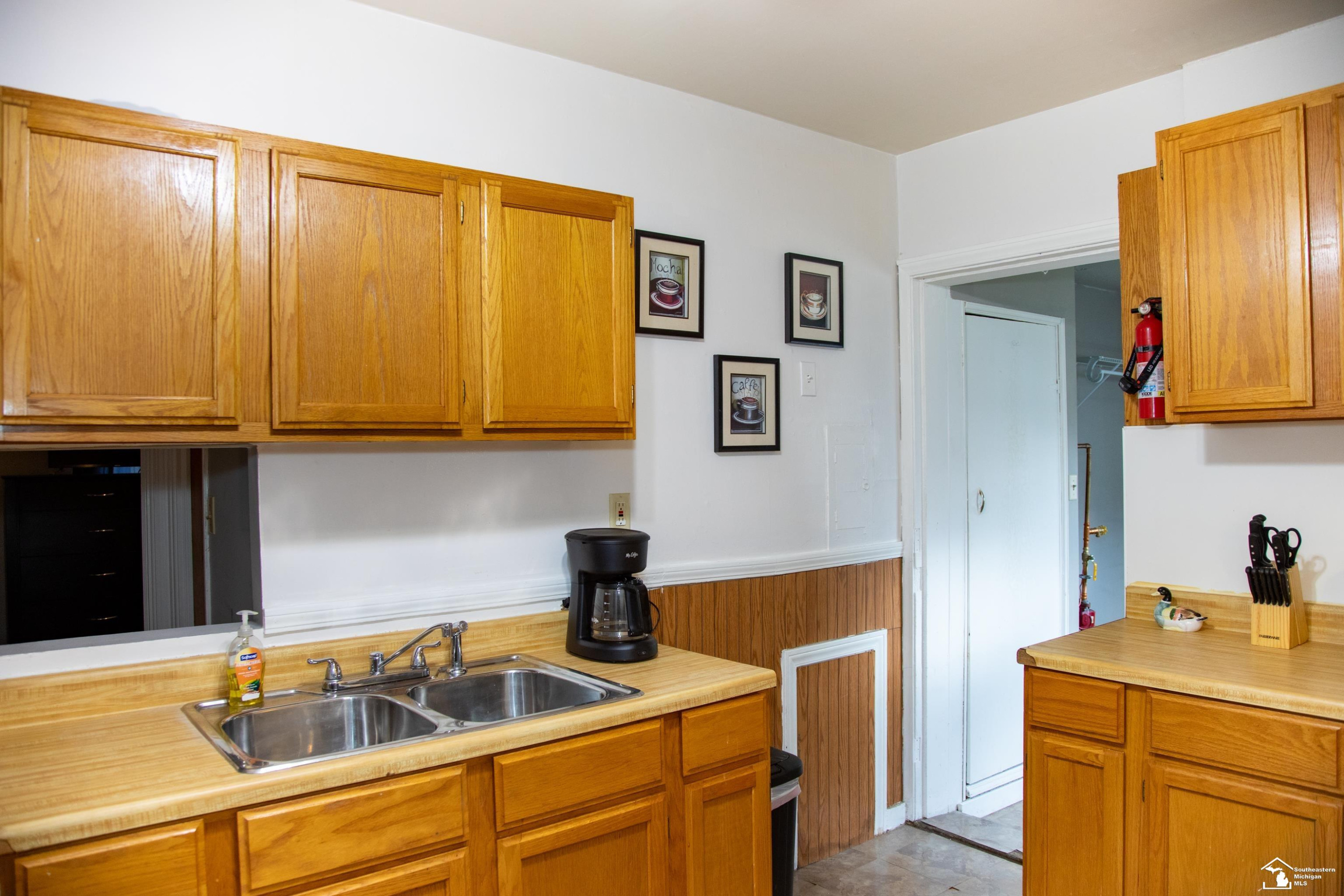 11859 Grant Street, Riverview, MI 48193 — Photo 8