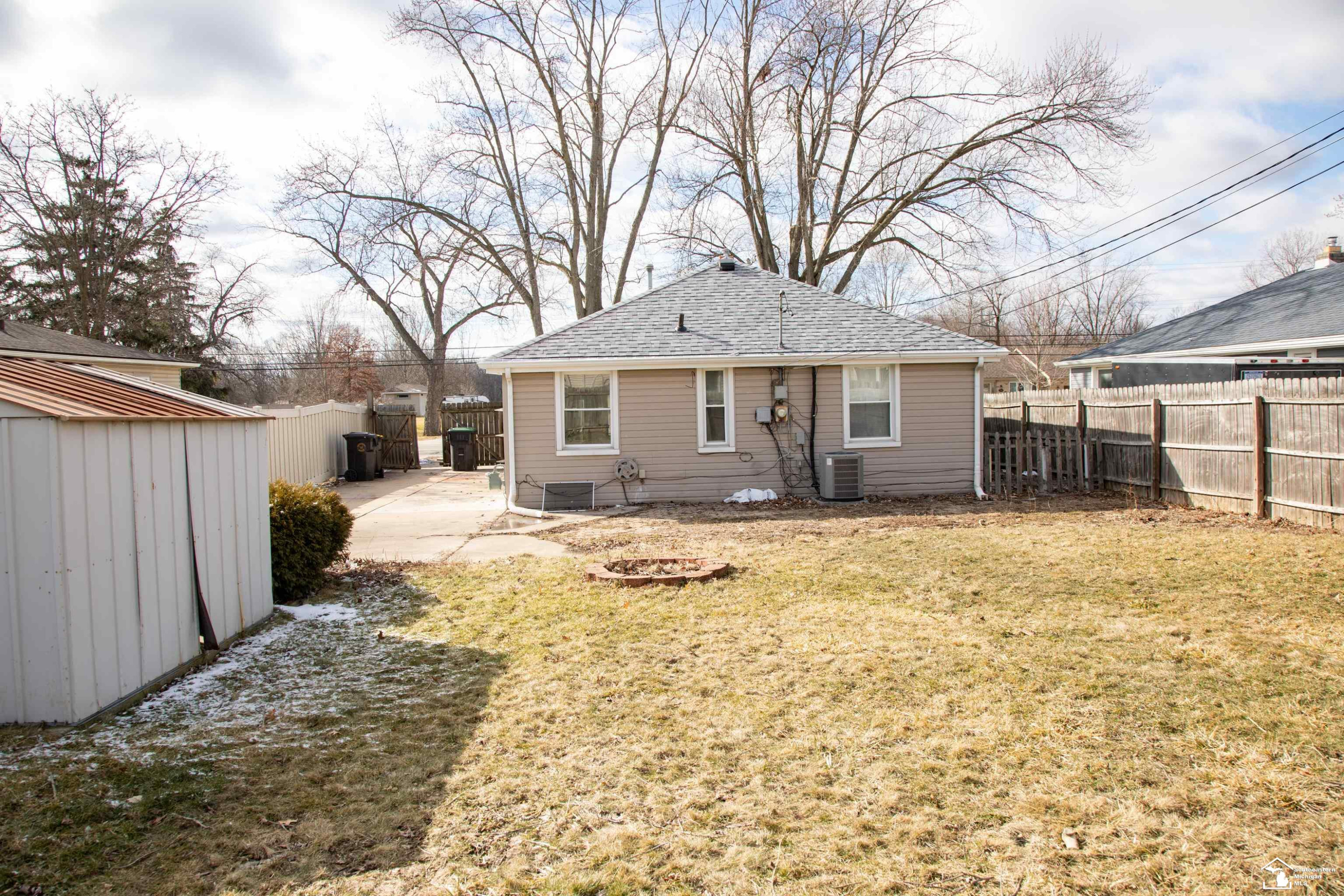 5323 Lathrop Street, Trenton, MI 48183 — Photo 20