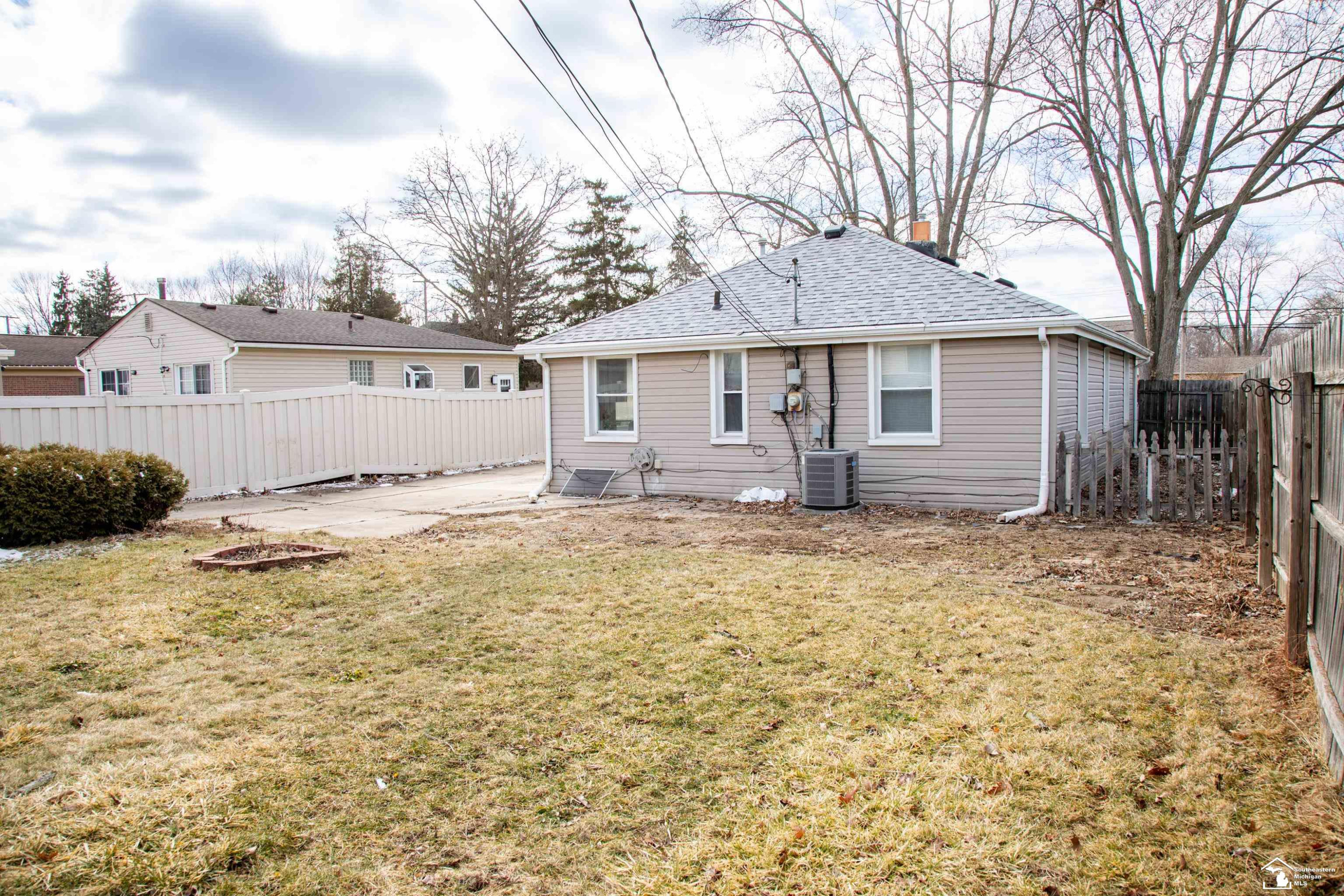 5323 Lathrop Street, Trenton, MI 48183 — Photo 25