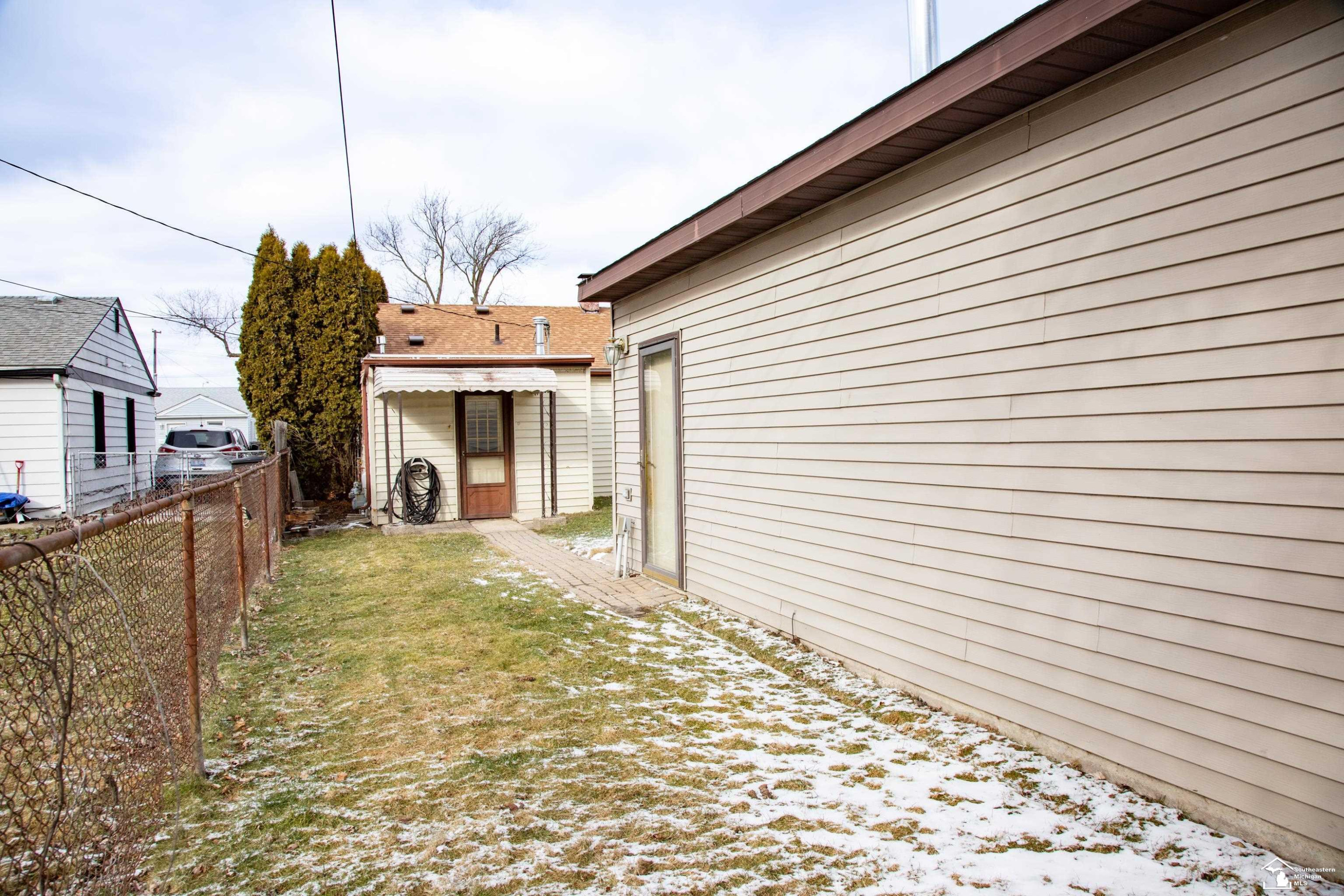 11859 Grant Street, Riverview, MI 48193 — Photo 16