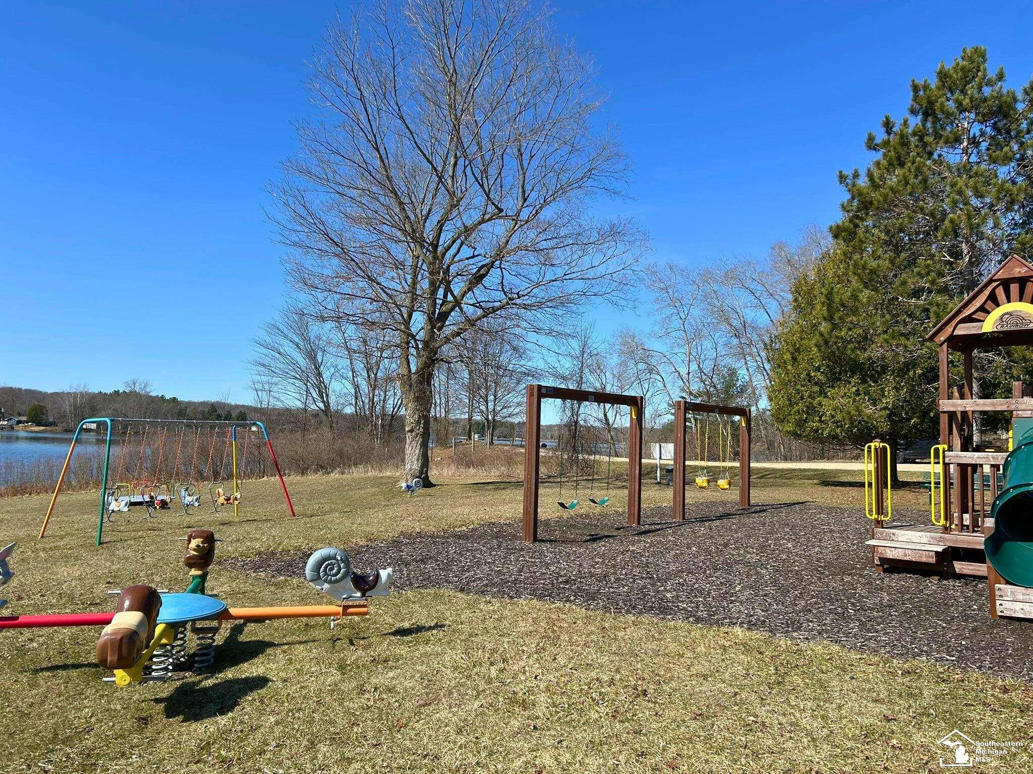 9835 Miramichi Drive, Evart, MI 49631 — Photo 11