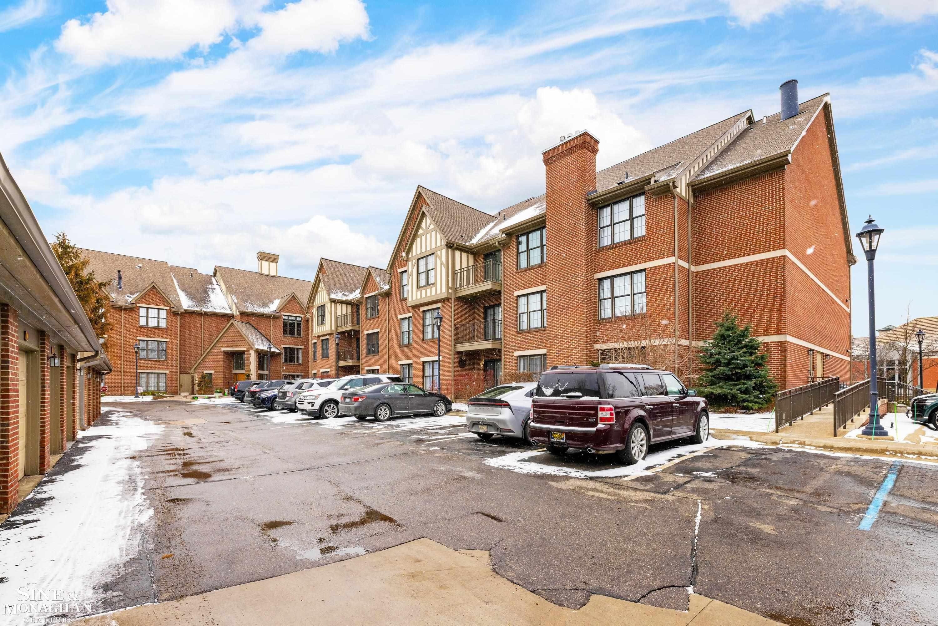 32 Pointe Park Place, Grosse Pointe Park, MI 48230 — Photo 2