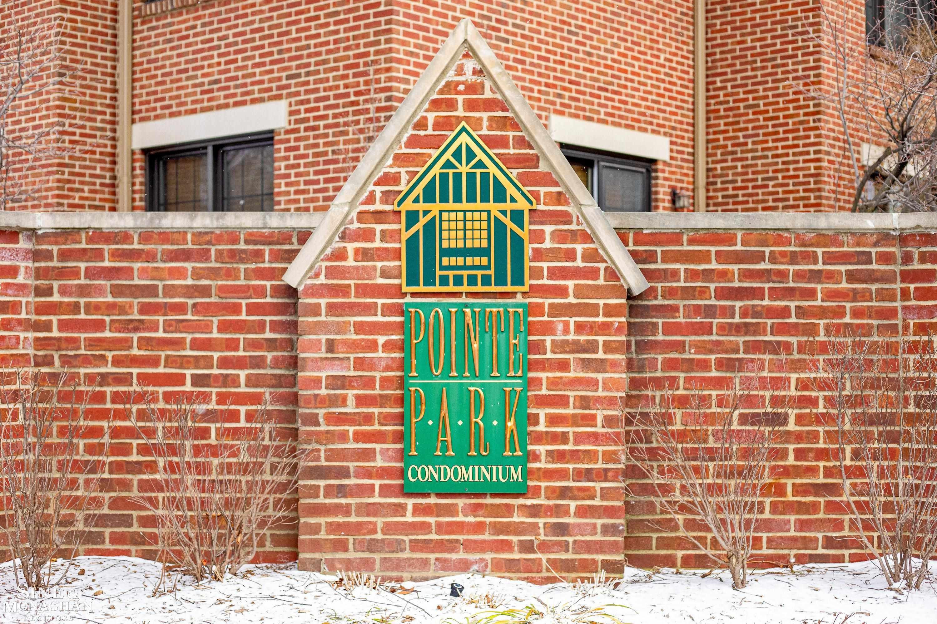 32 Pointe Park Place, Grosse Pointe Park, MI 48230 — Photo 4