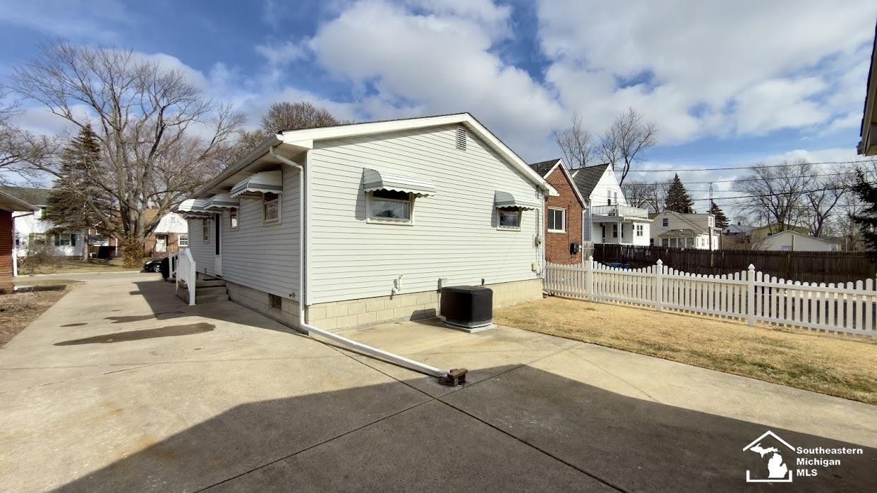 504 Rosewood Avenue, Monroe, MI 48162 — Photo 6