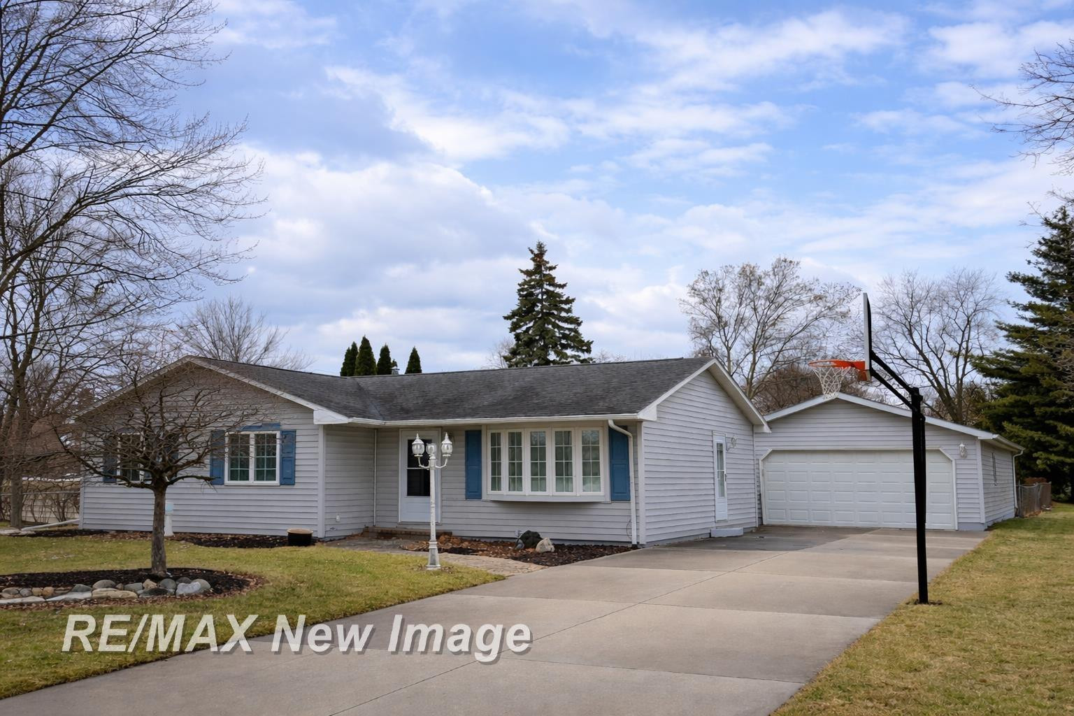 4736 Moeller Drive, Bay City, MI 48706 — Photo 17