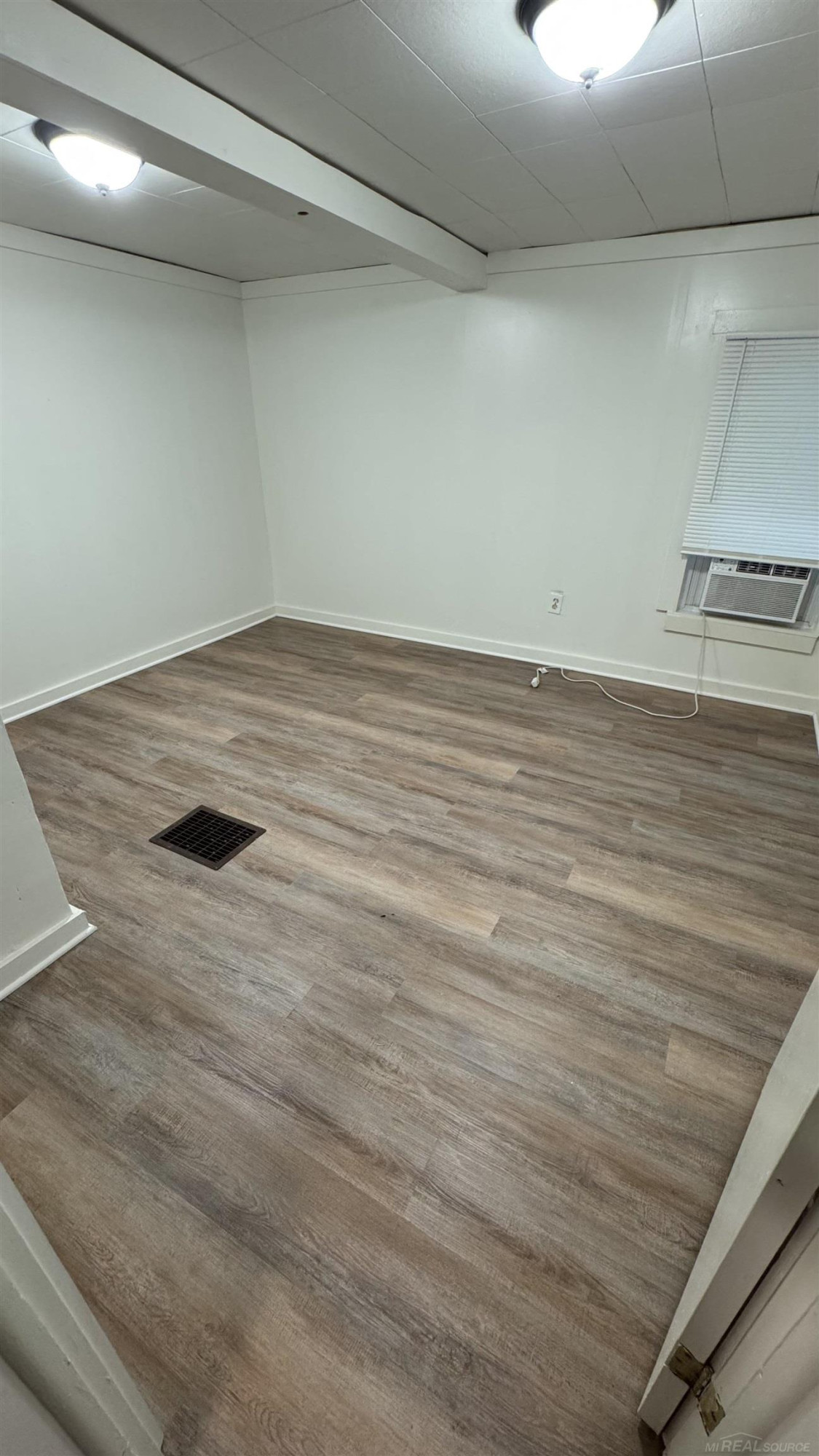 59 E Burdick Street, Oxford, MI 48371 — Photo 4