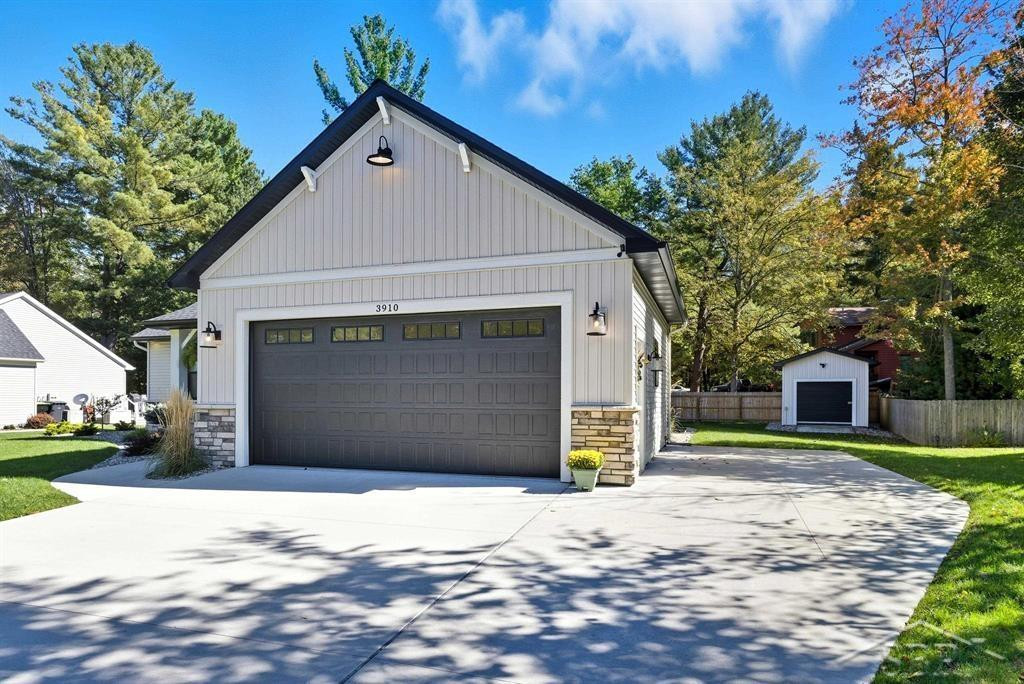 3910 Plumtree Lane, Midland, MI 48642 — Photo 3