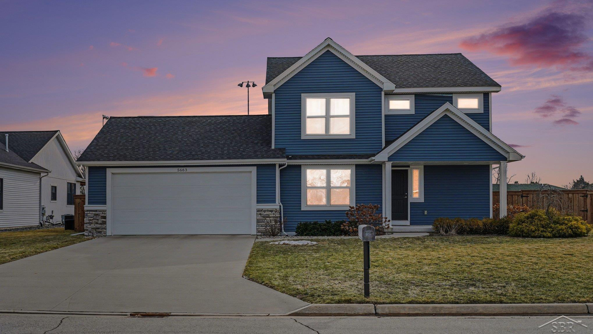 5663 S Stone Briar Lane, Freeland, MI 48623 — front exterior