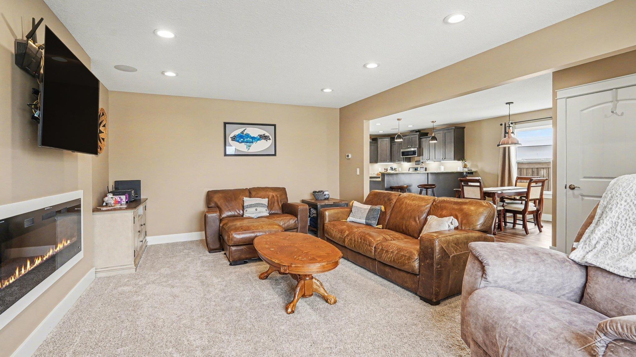 5663 S Stone Briar Lane, Freeland, MI 48623 — Photo 9