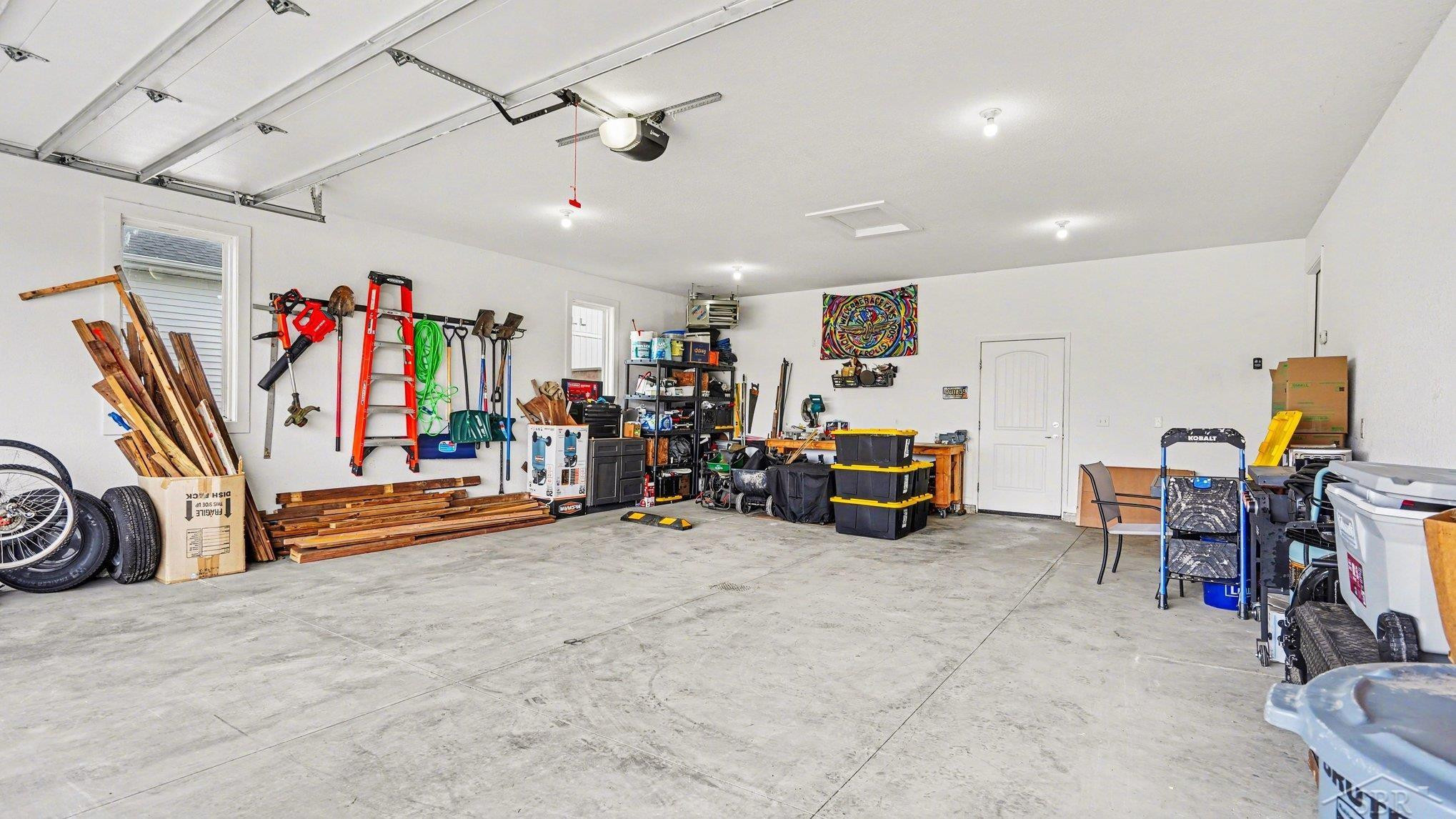 5663 S Stone Briar Lane, Freeland, MI 48623 — Photo 32