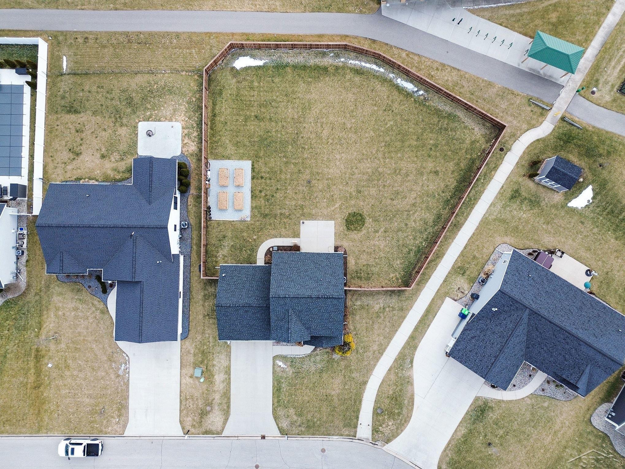 5663 S Stone Briar Lane, Freeland, MI 48623 — Photo 39