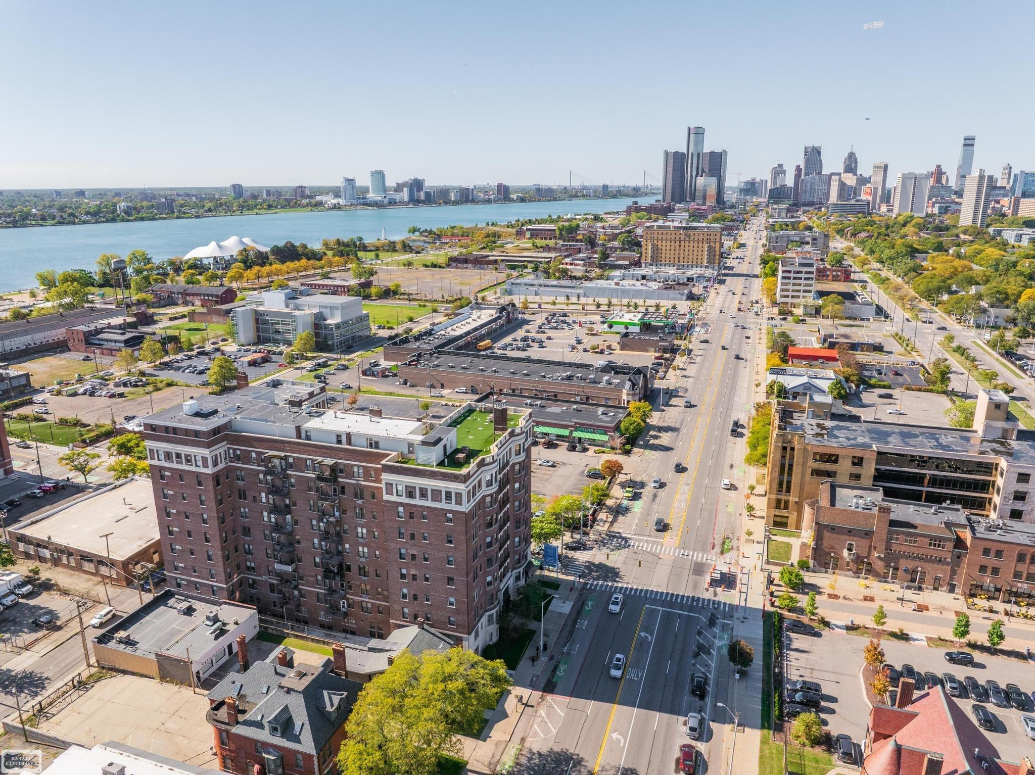 2900 E Jefferson Avenue - Photo 3