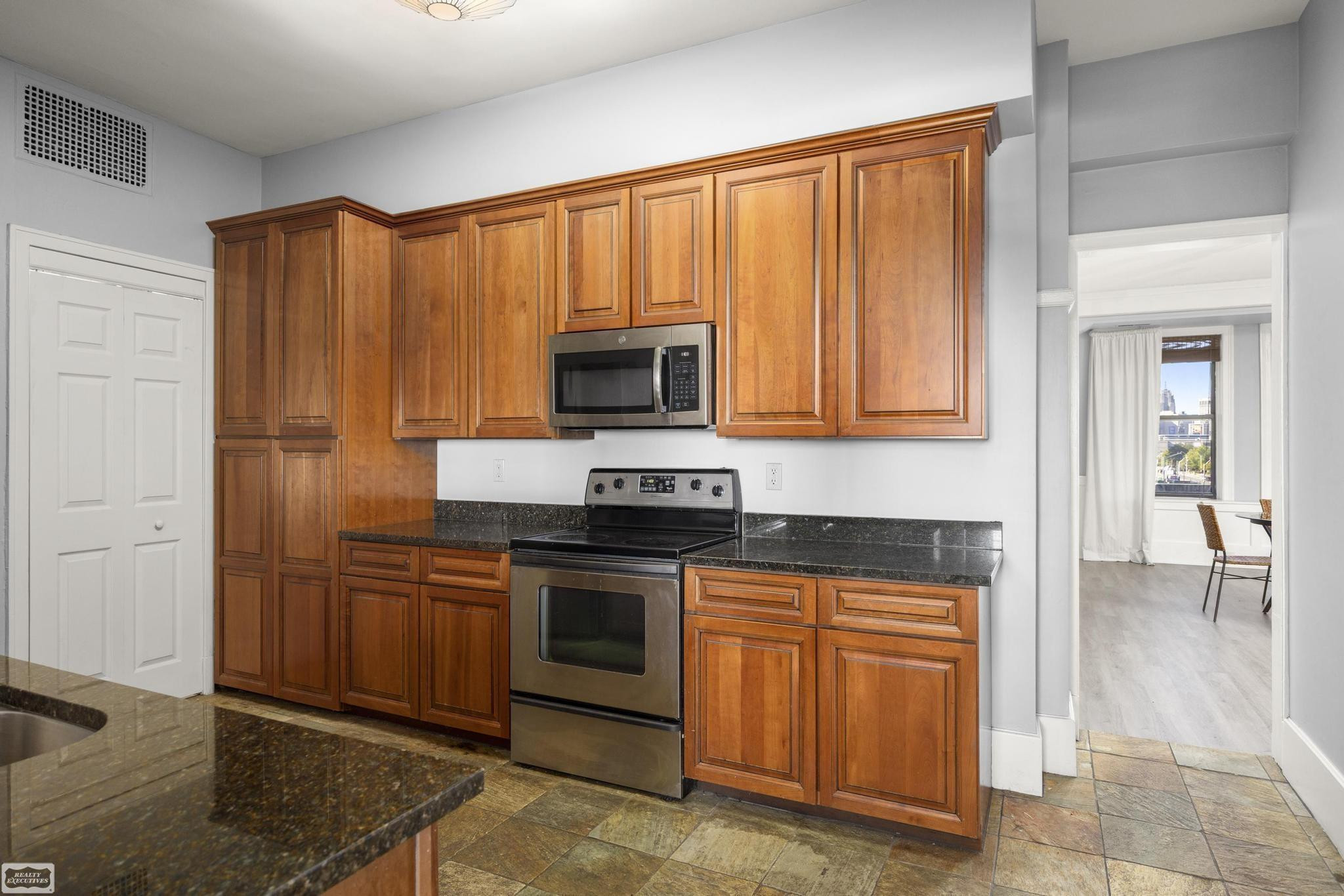 2900 E Jefferson Avenue, C4, Detroit, MI 48207 — Photo 27
