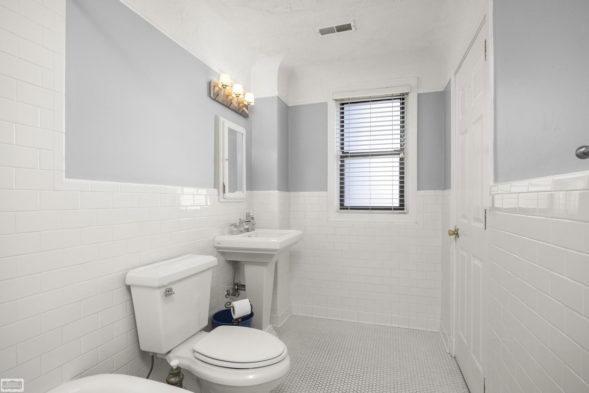 2900 E Jefferson Avenue, C4, Detroit, MI 48207 — Photo 47