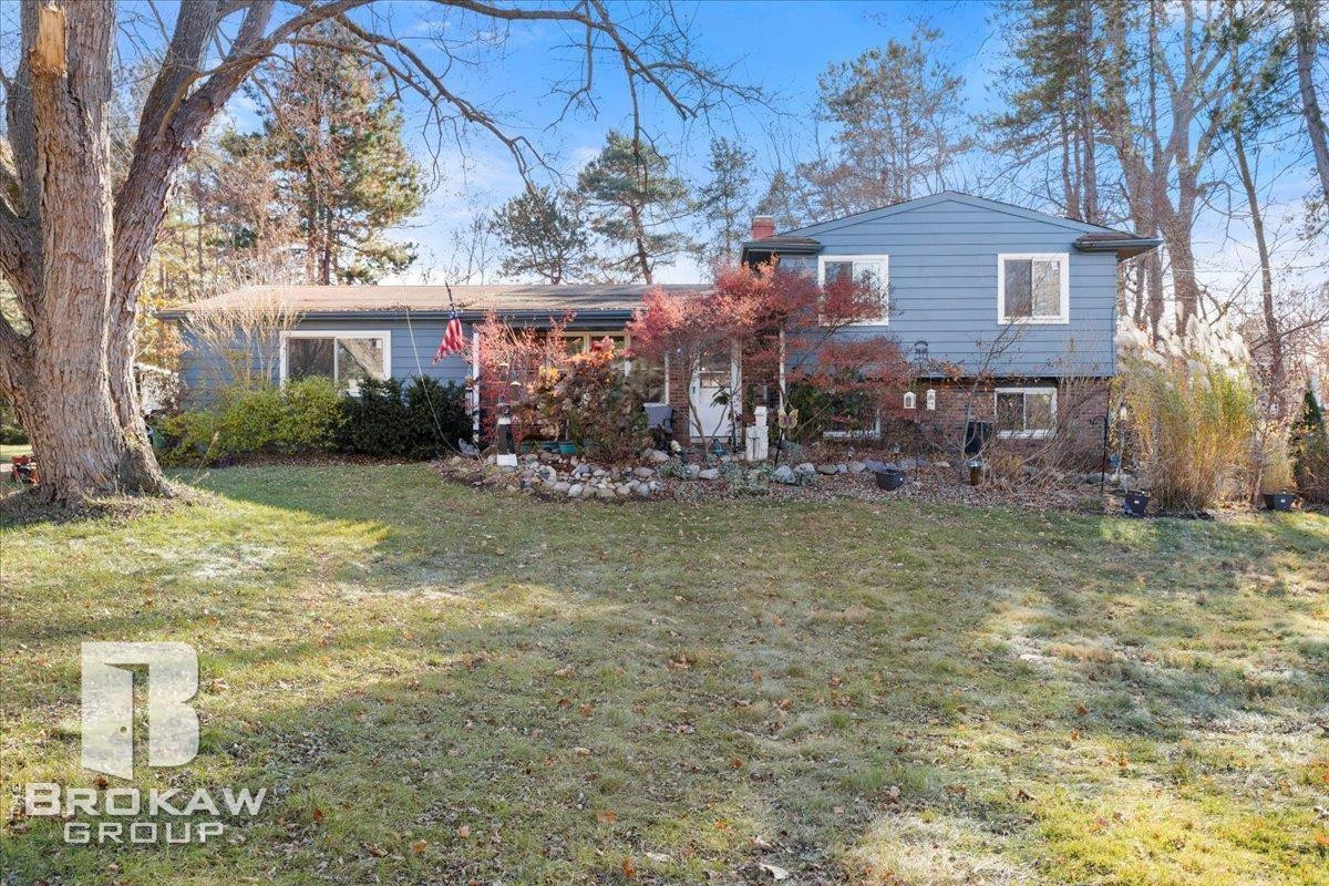 10490 Green Road, MI — front exterior