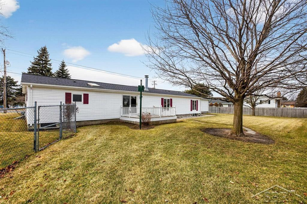 4085 2 Mile Road, Bay City, MI 48706 — Photo 36