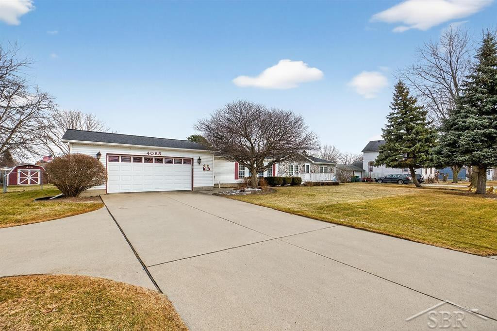 4085 2 Mile Road, Bay City, MI 48706 — front exterior