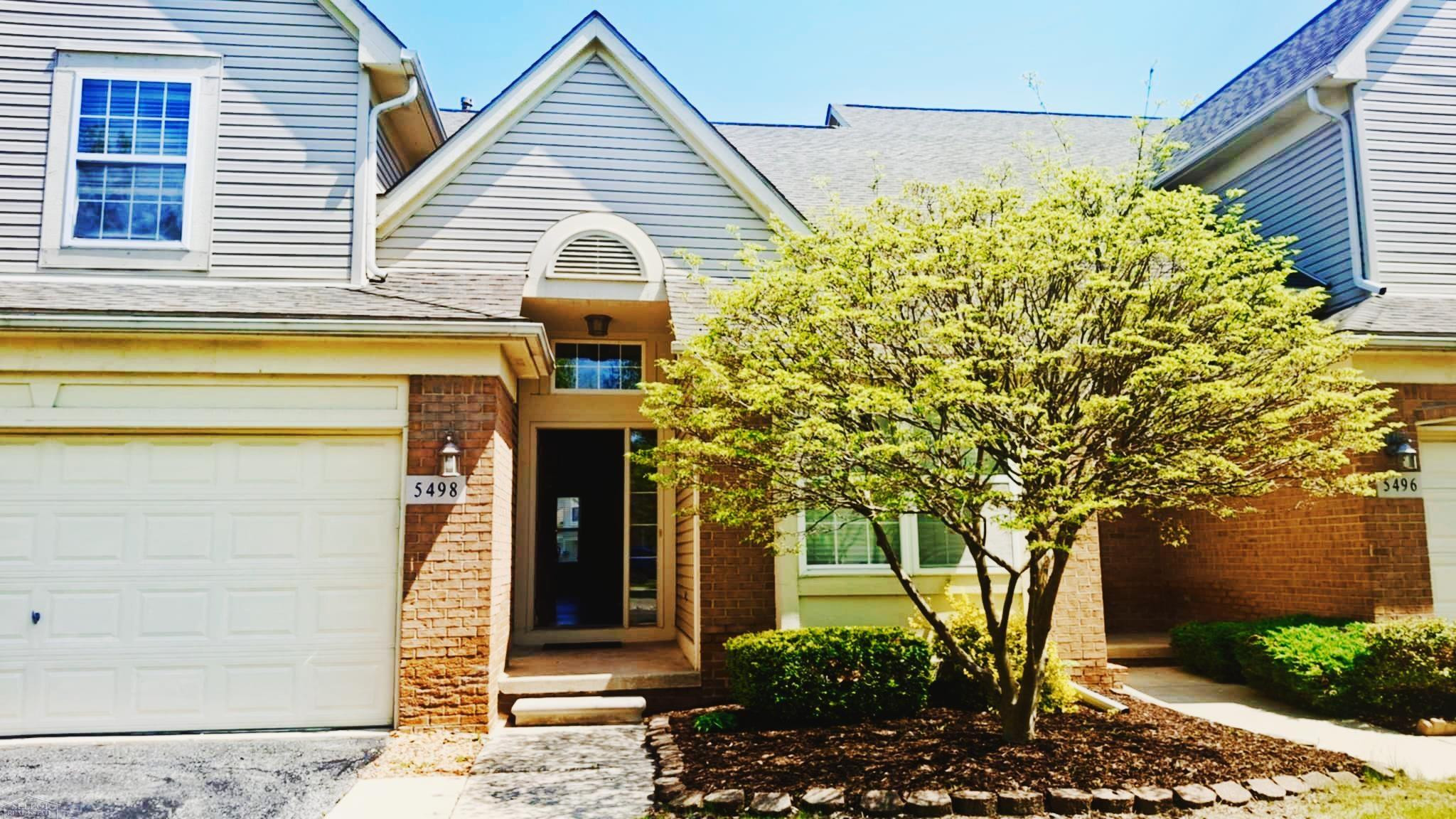 5498 Greenway Drive, 47, Trenton, MI 48183 — front exterior