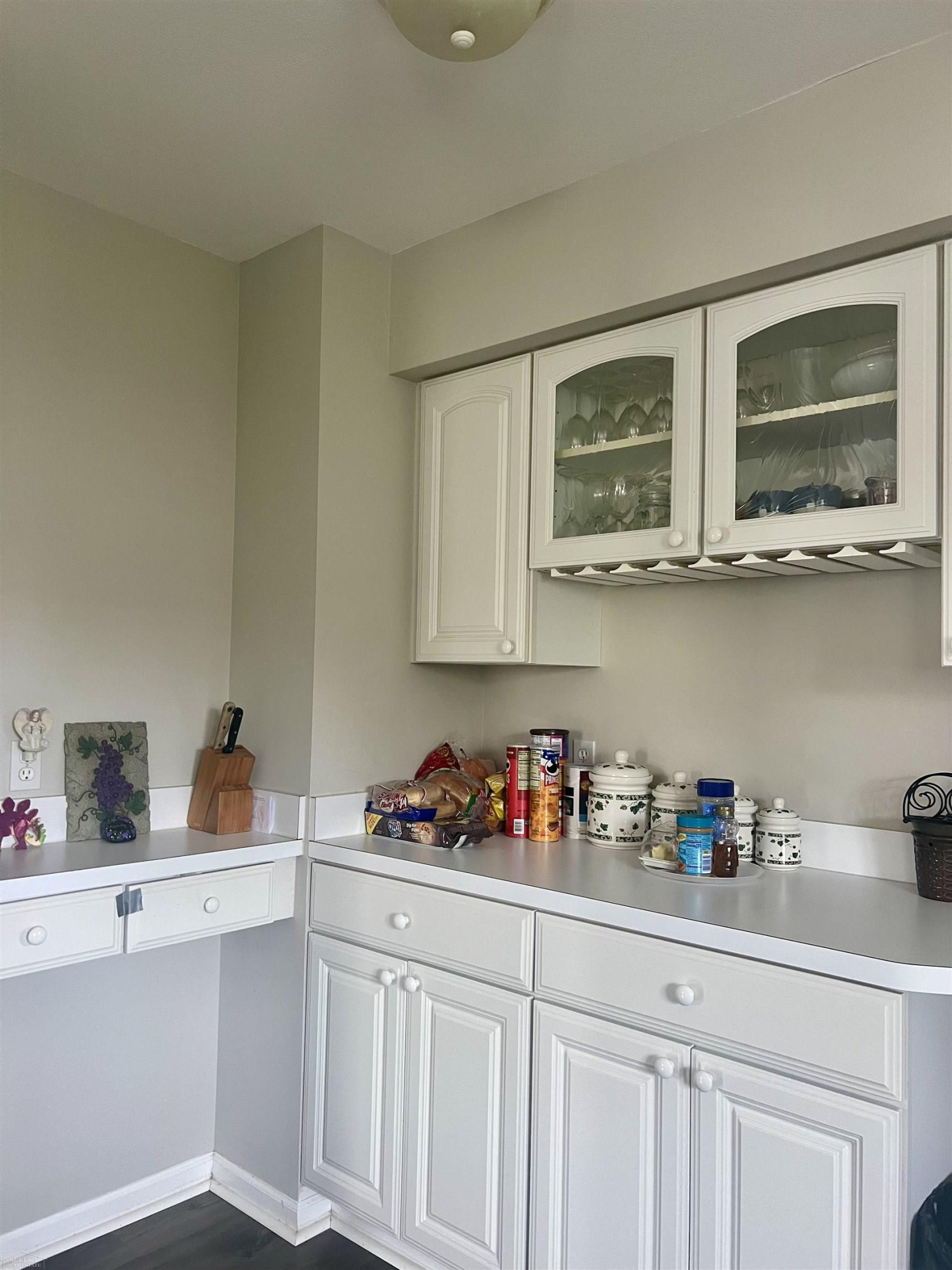 5498 Greenway Drive, 47, Trenton, MI 48183 — Photo 8