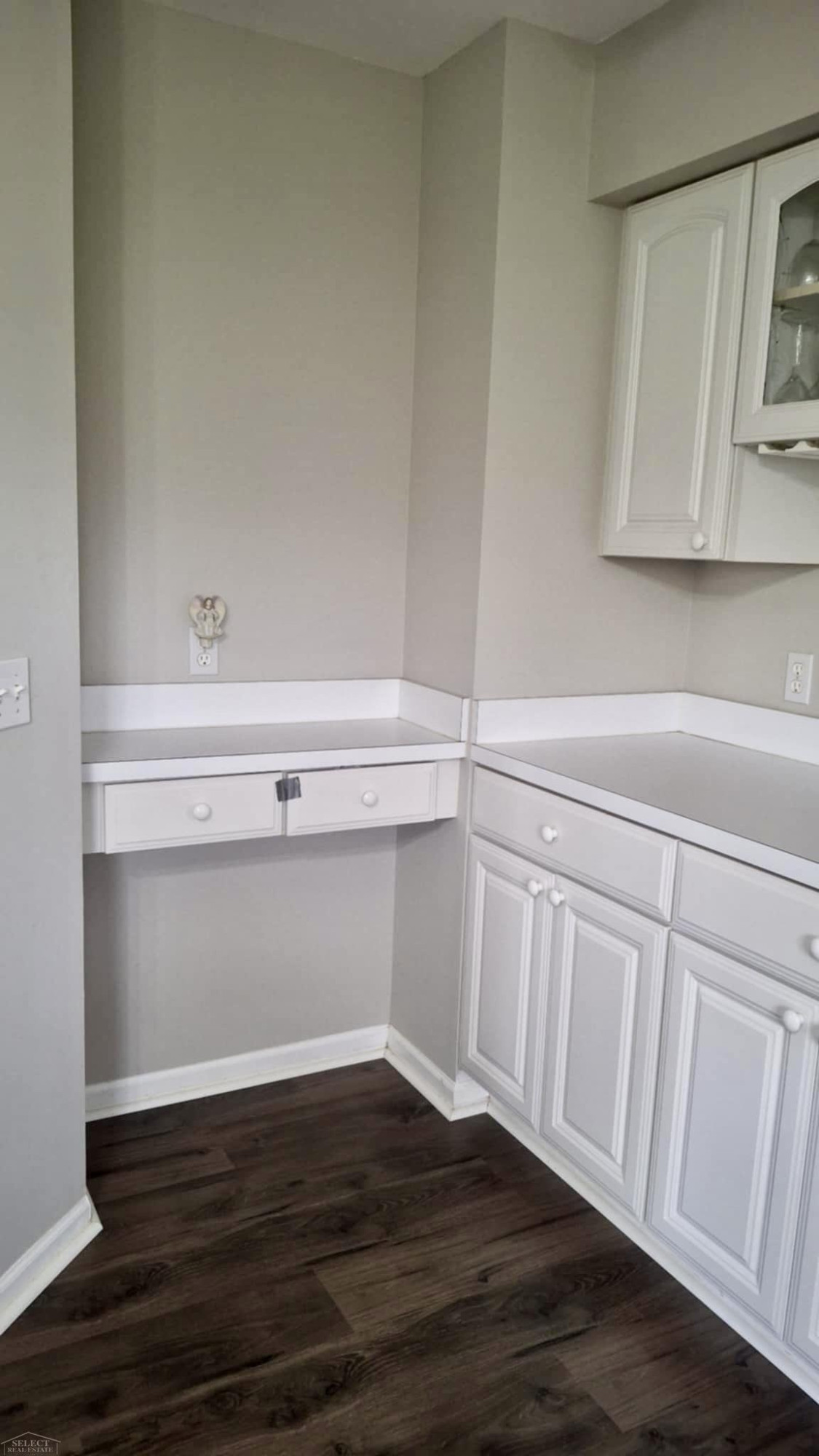 5498 Greenway Drive, 47, Trenton, MI 48183 — Photo 9
