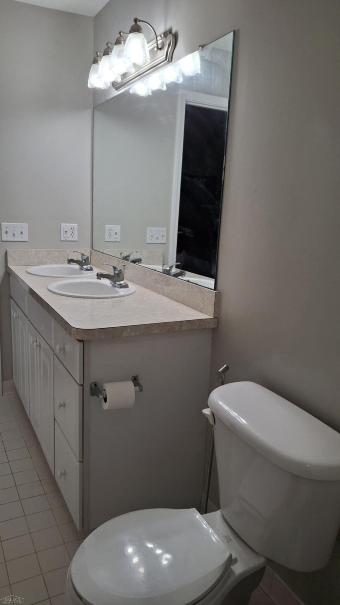 5498 Greenway Drive, 47, Trenton, MI 48183 — Photo 16