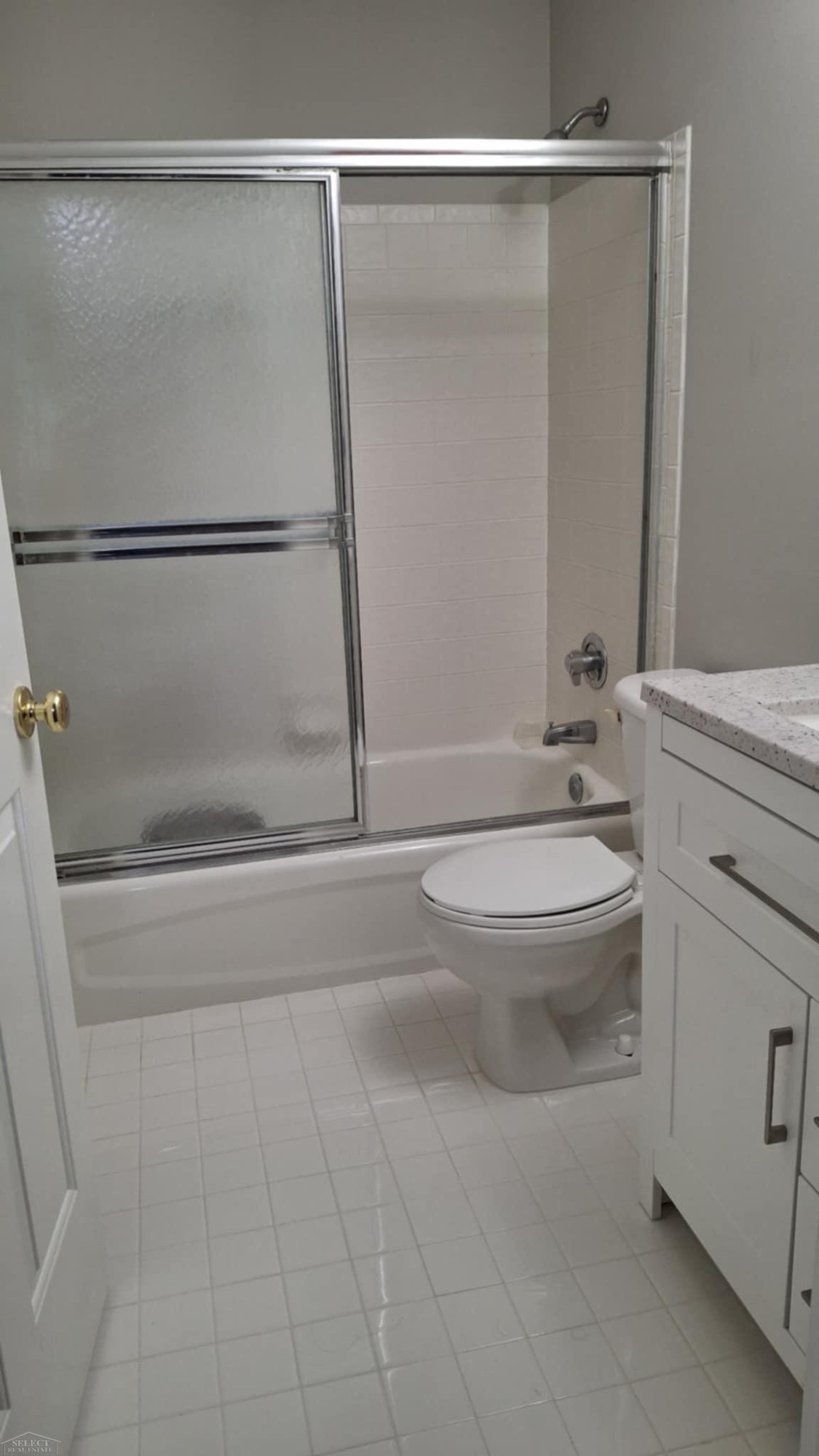 5498 Greenway Drive, 47, Trenton, MI 48183 — Photo 18