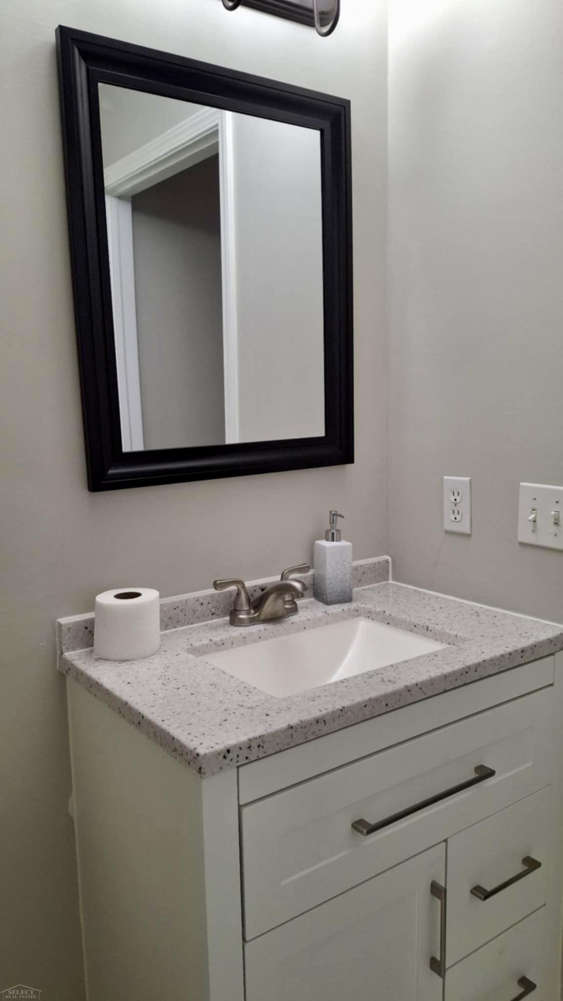 5498 Greenway Drive, 47, Trenton, MI 48183 — Photo 19