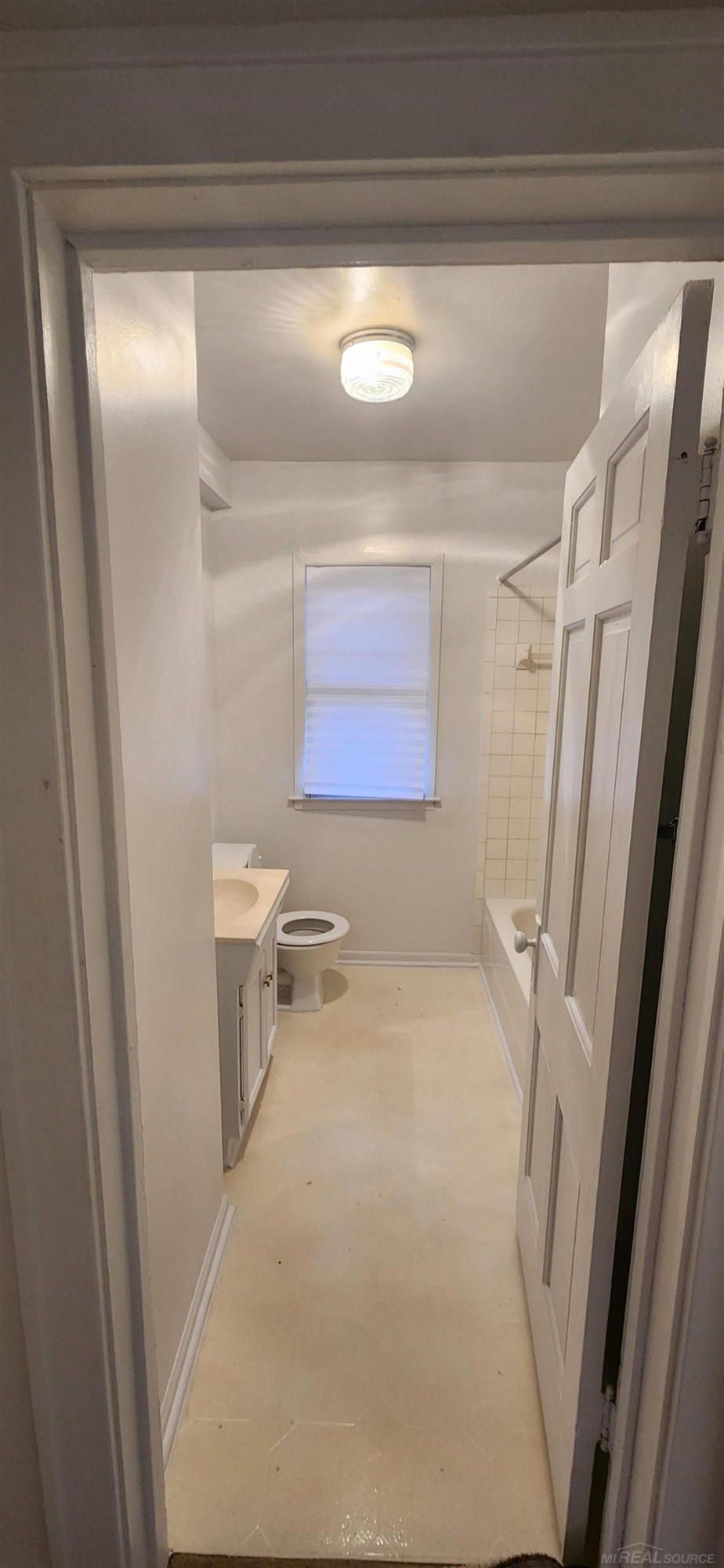 8110 Chalmers Avenue, Warren, MI 48089 — Photo 2