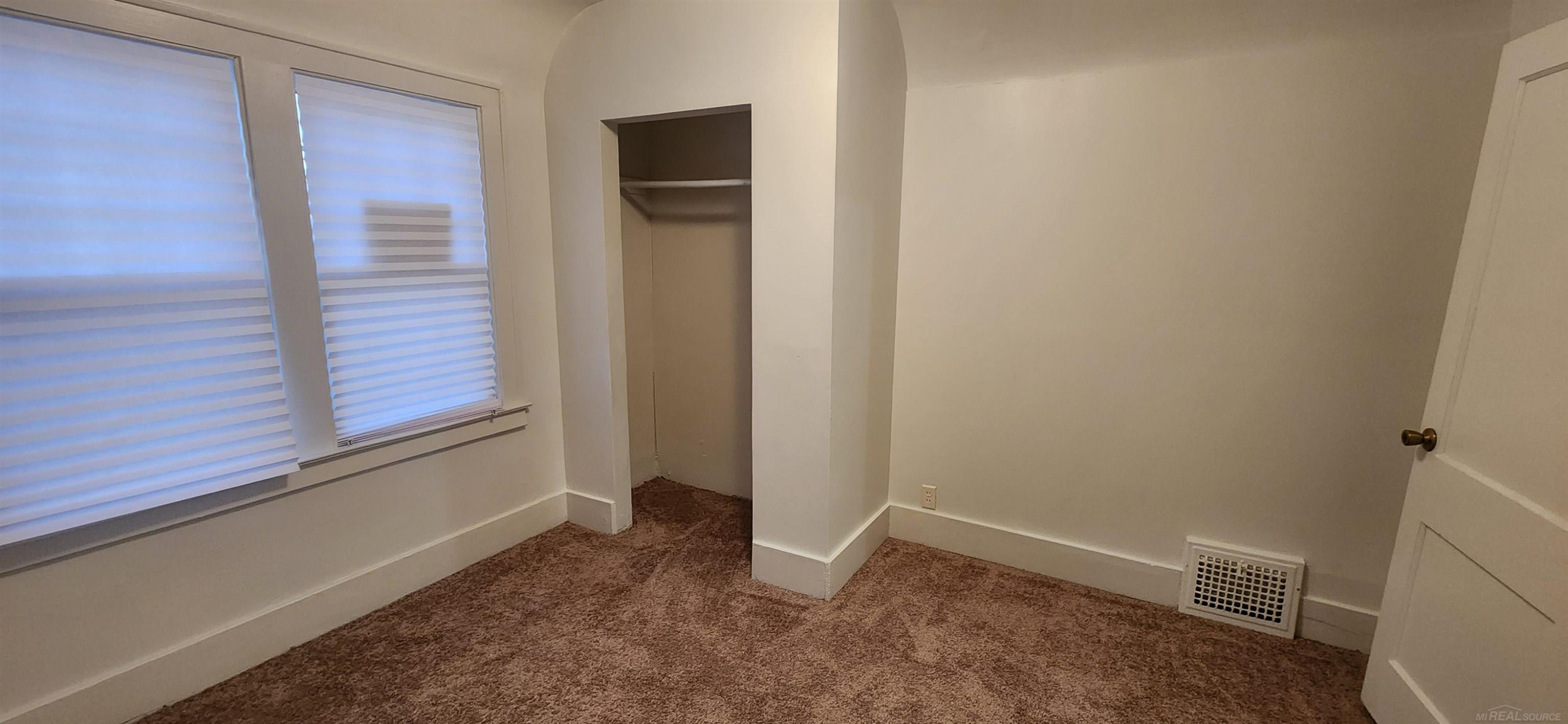 8110 Chalmers Avenue, Warren, MI 48089 — Photo 9