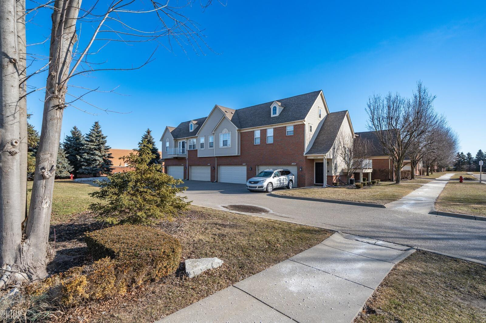 43540 Pendleton Circle, Sterling Heights, MI 48313 — Photo 2