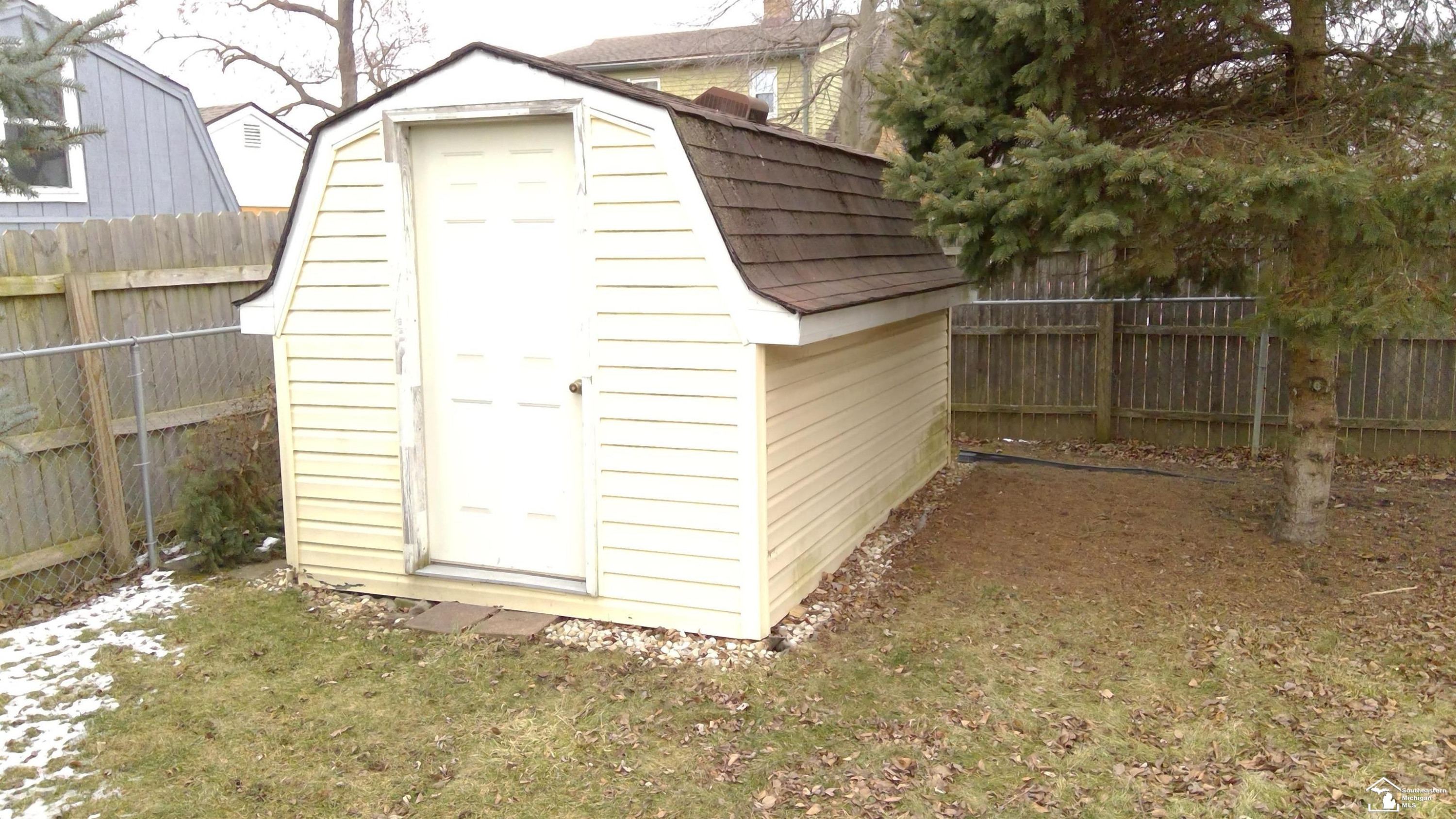 15453 PARKWOOD Drive, Monroe, MI 48161 — Photo 6