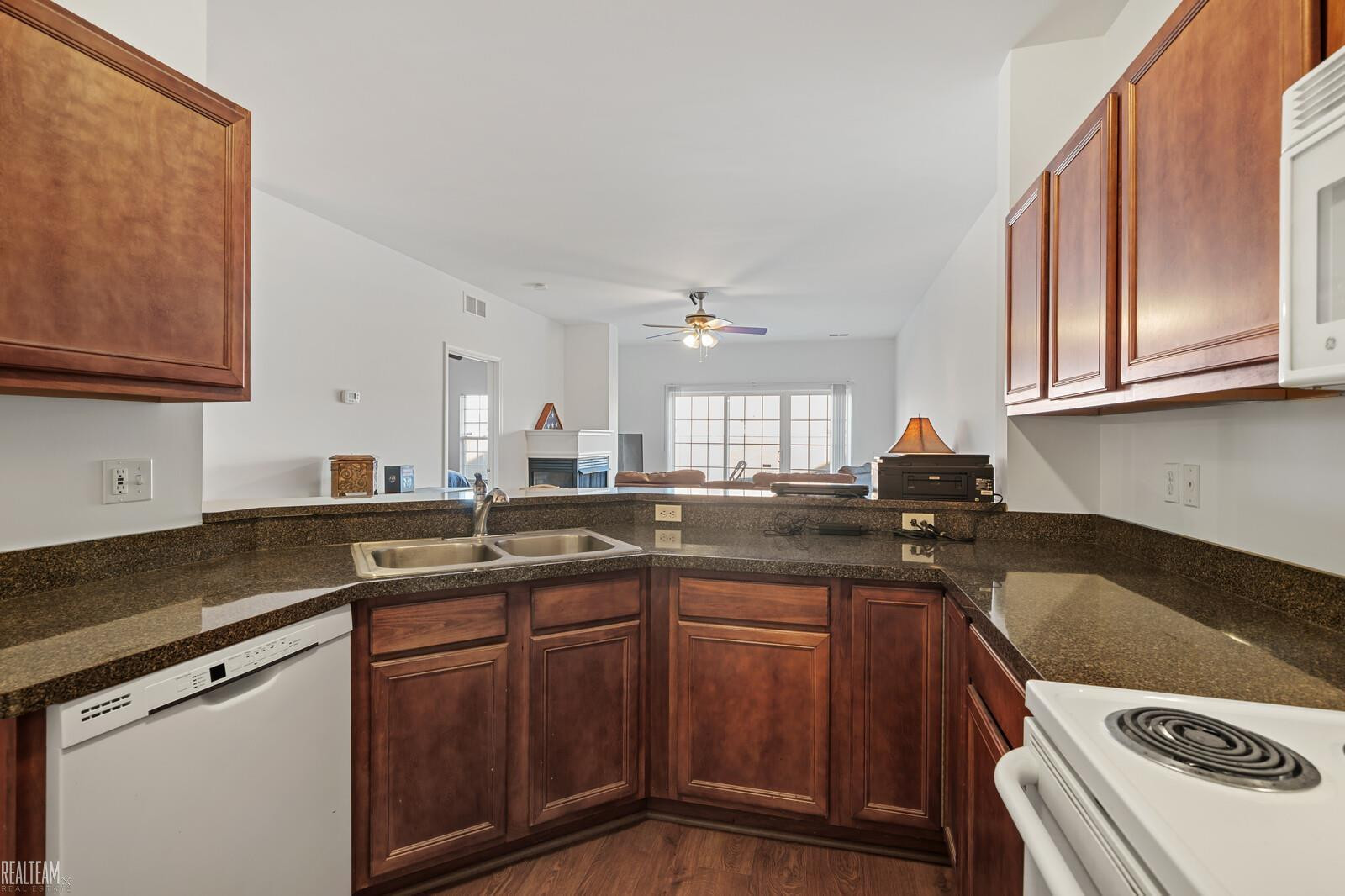 43540 Pendleton Circle, Sterling Heights, MI 48313 — Photo 12