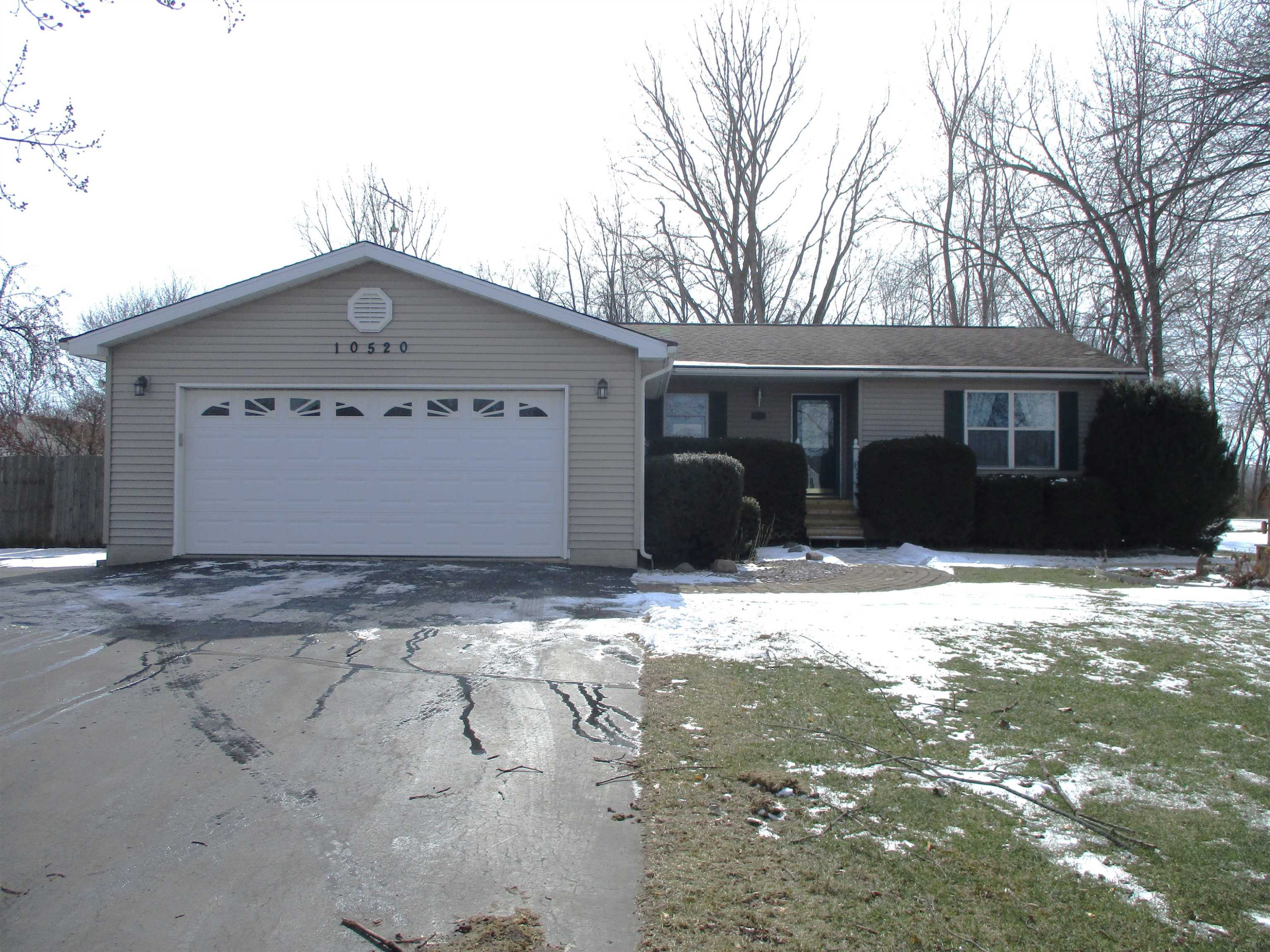 10520 E Garrison Rd Road, Durand, MI 48429 — front exterior