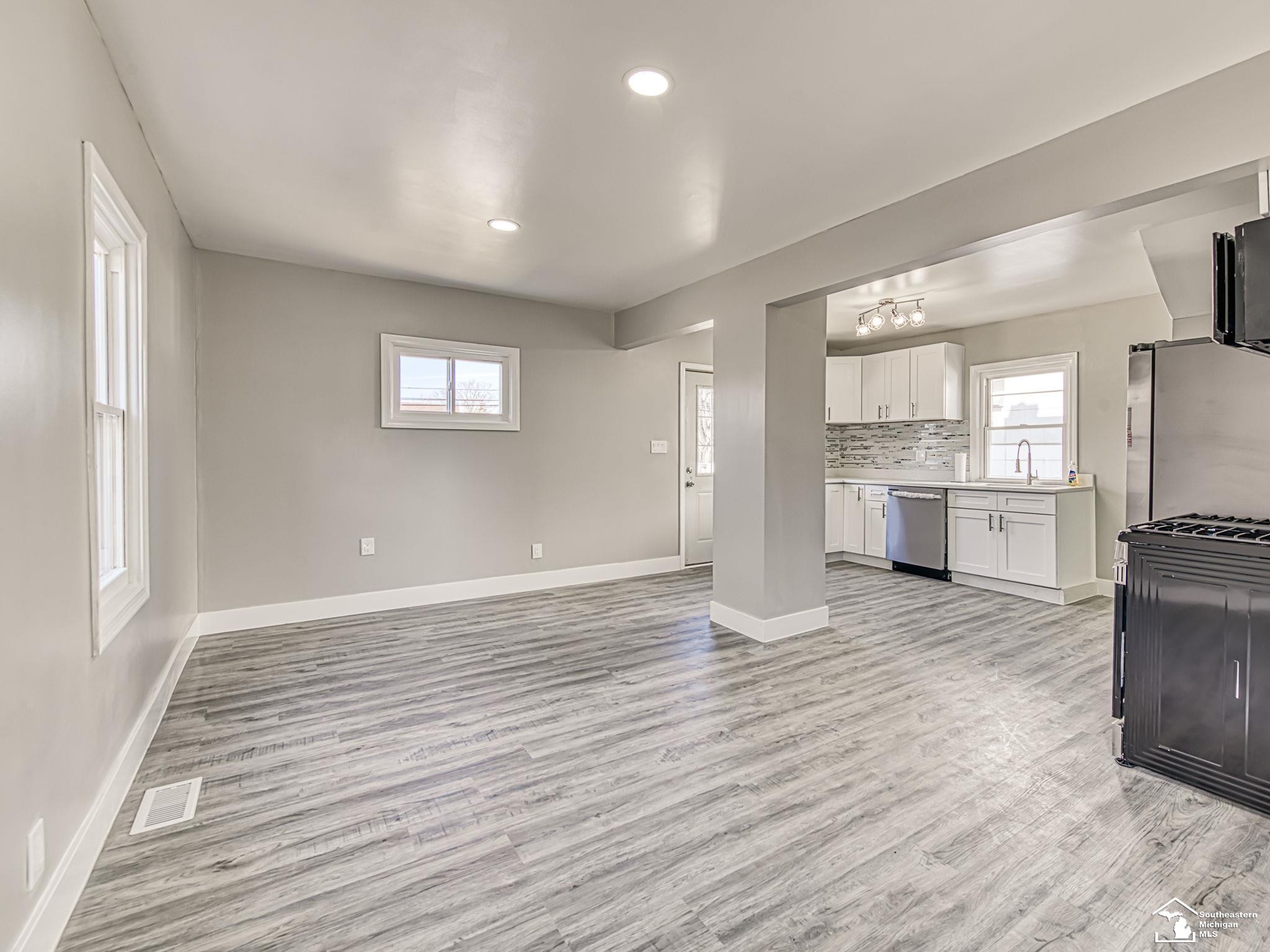 465 Riverview Avenue, Monroe, MI 48162 — Photo 6