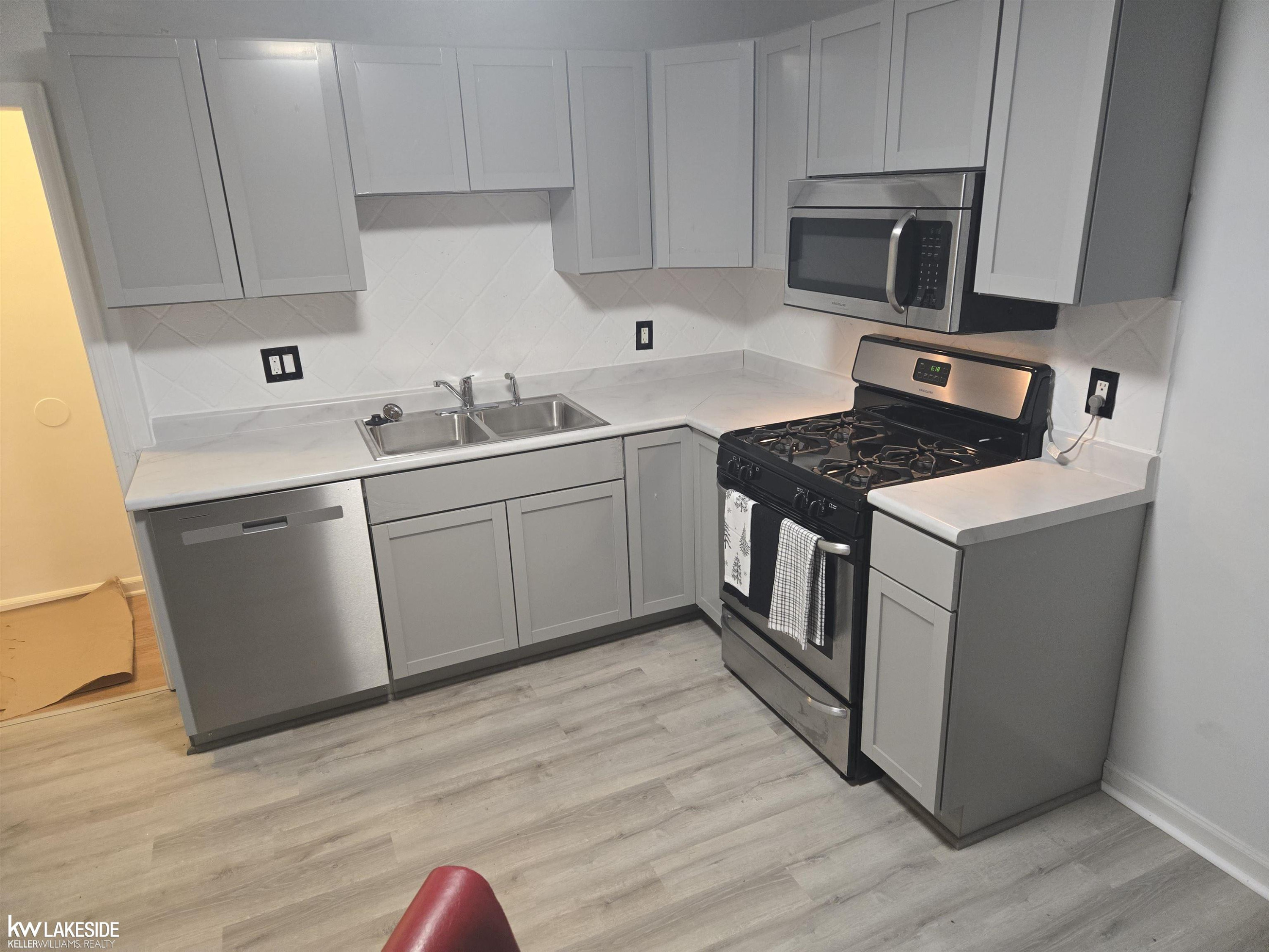 7337 Dale Street, Center Line, MI 48015 — Photo 9