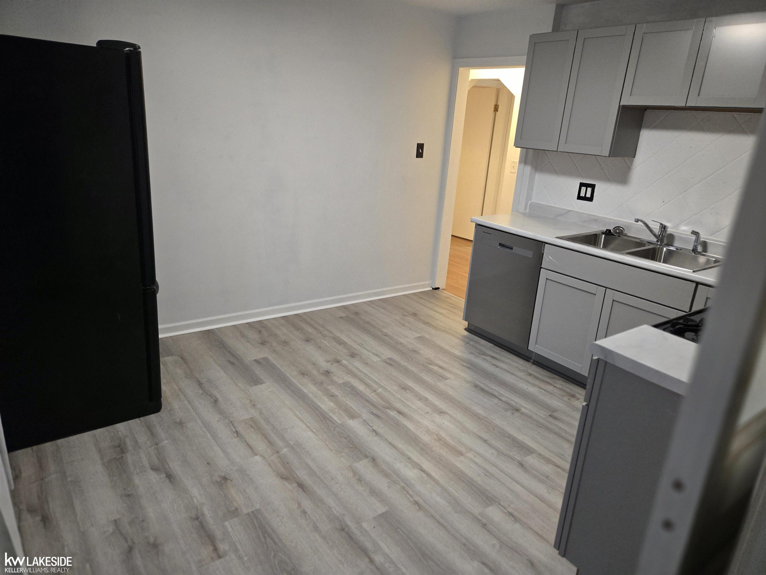 7337 Dale Street, Center Line, MI 48015 — Photo 10