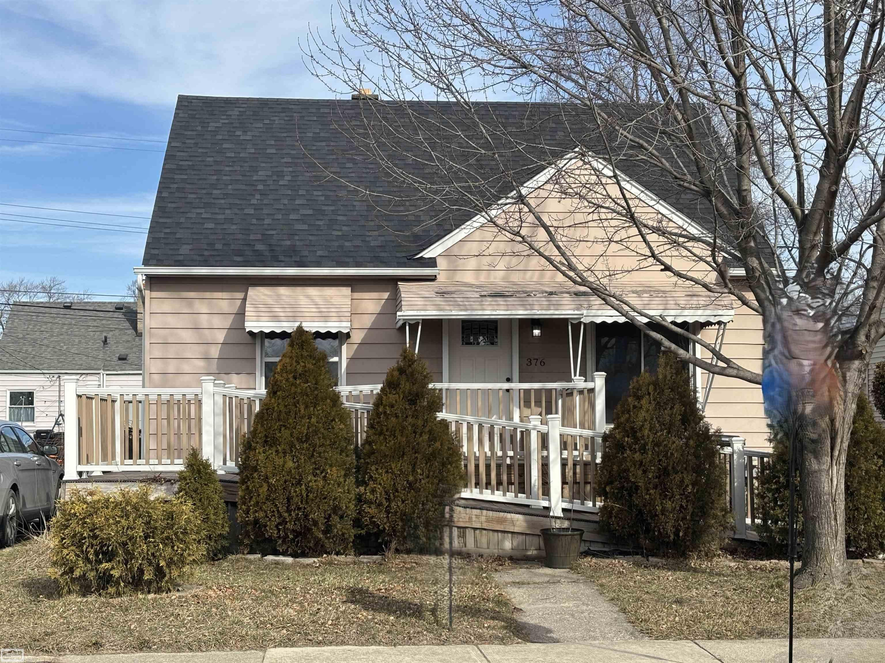 376 W Rowland Avenue, Madison Heights, MI 48071 — front exterior