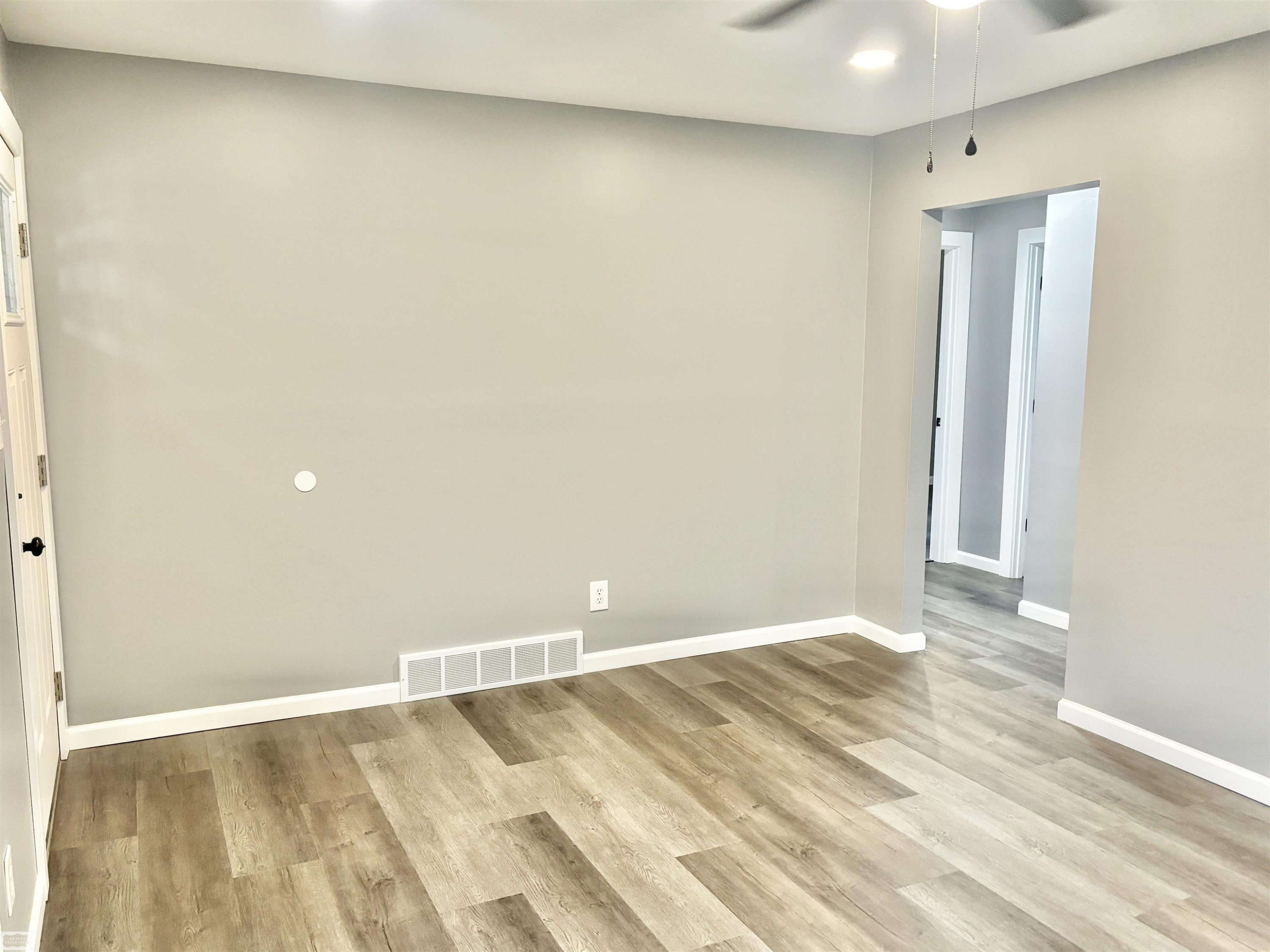 376 W Rowland Avenue, Madison Heights, MI 48071 — Photo 5