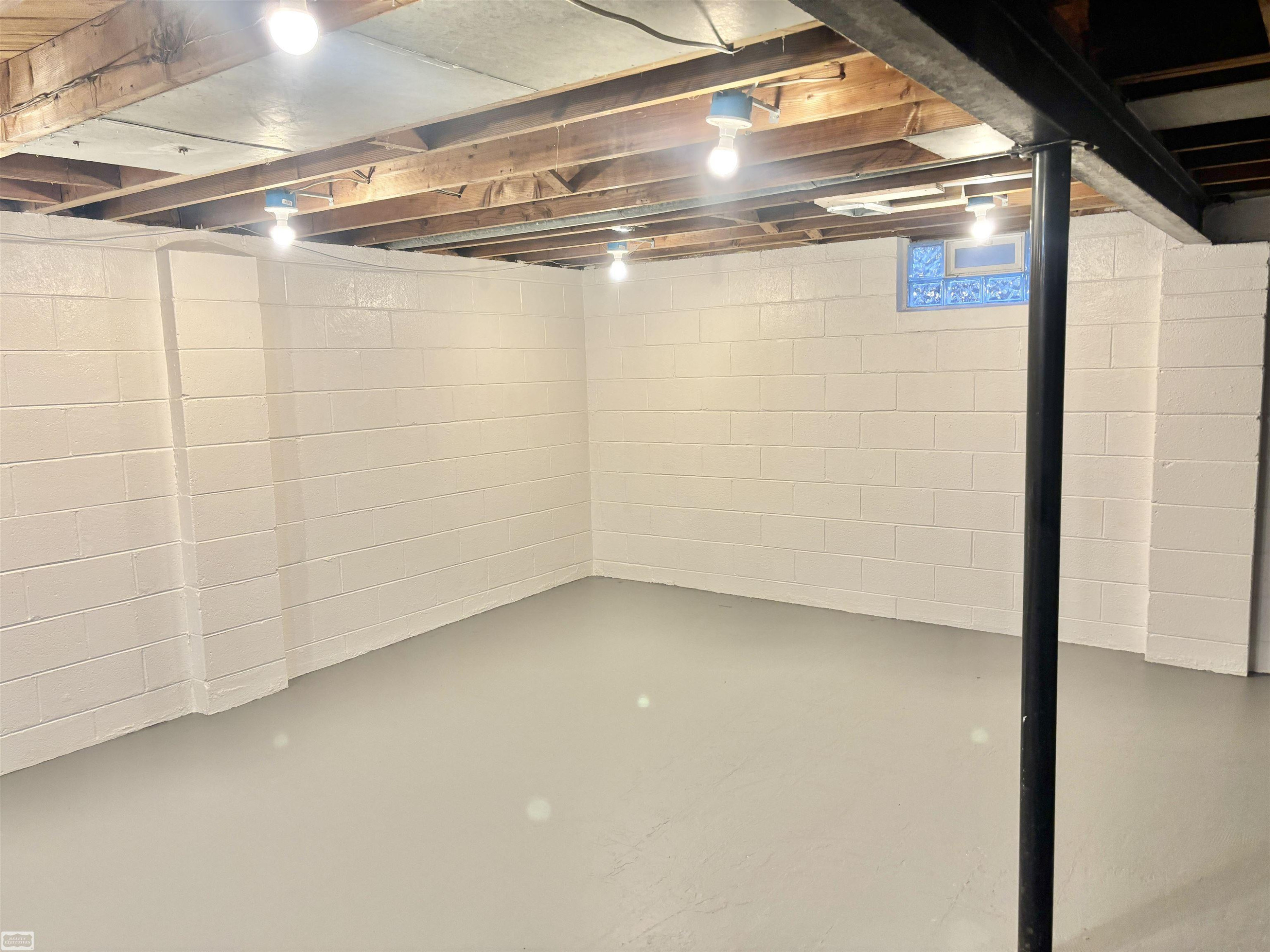 376 W Rowland Avenue, Madison Heights, MI 48071 — Photo 24