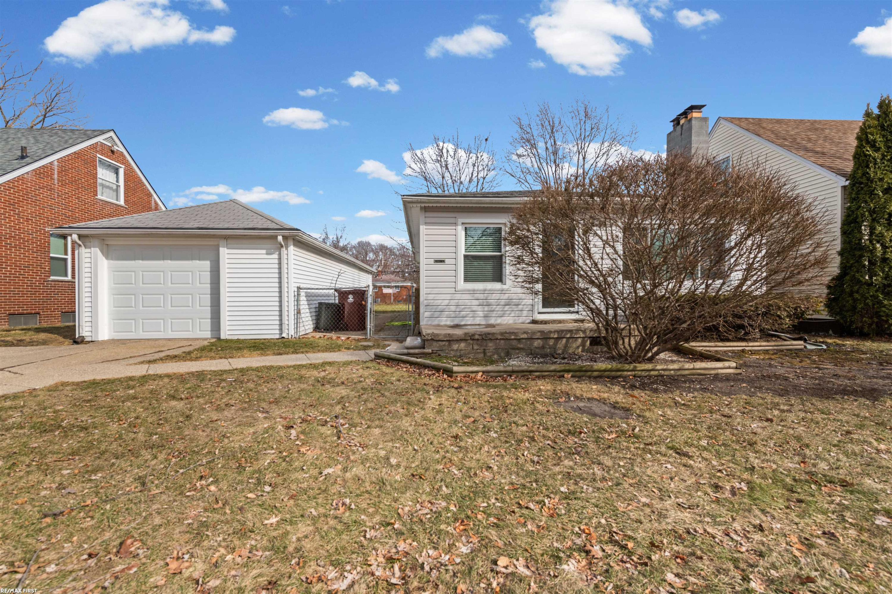 25208 Comfort Street, Center Line, MI 48015 — front exterior