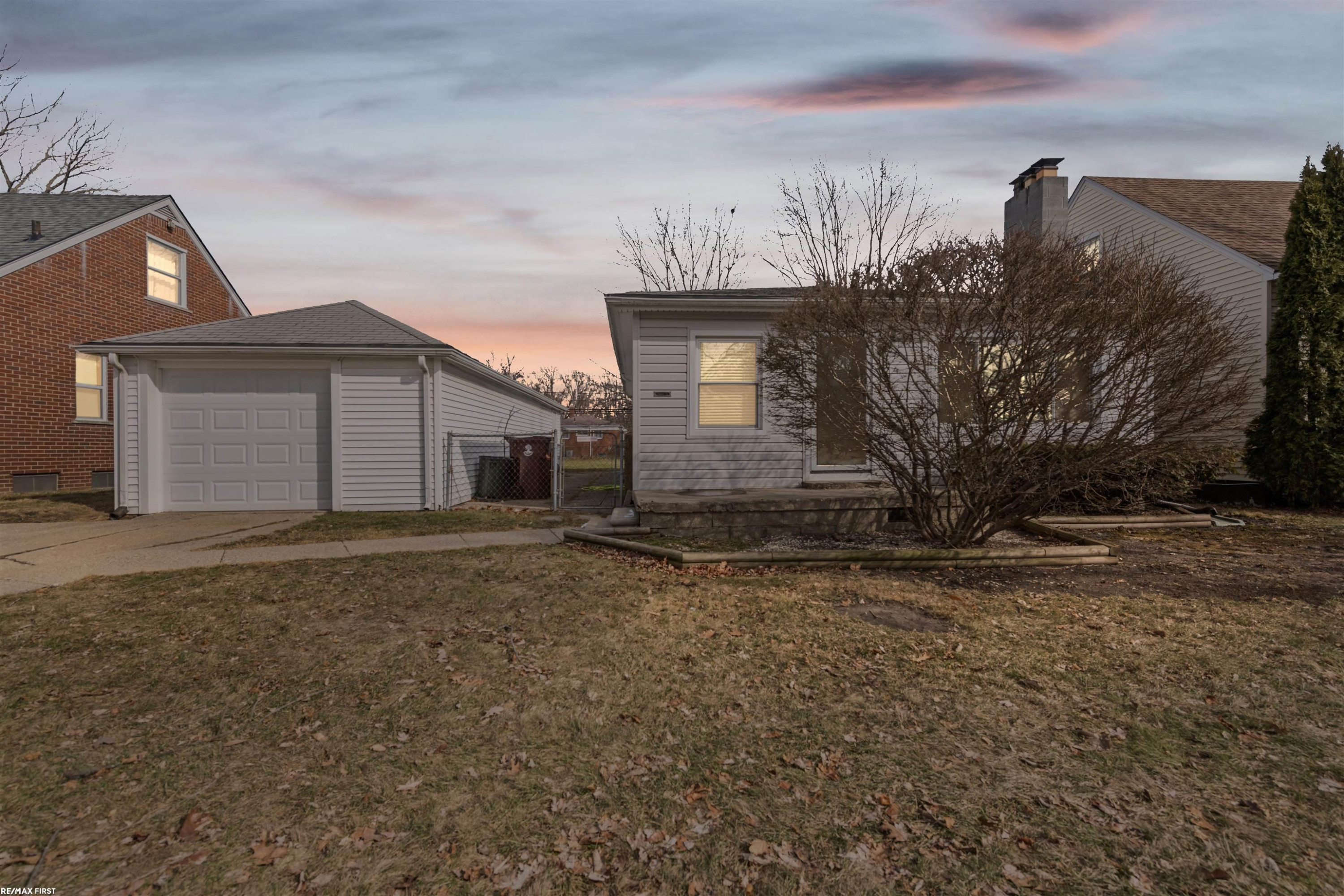 25208 Comfort Street, Center Line, MI 48015 — Photo 2