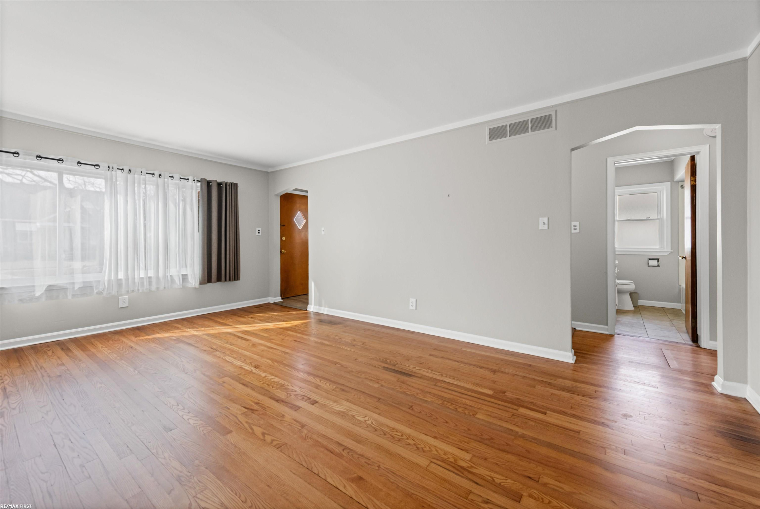25208 Comfort Street, Center Line, MI 48015 — Photo 4