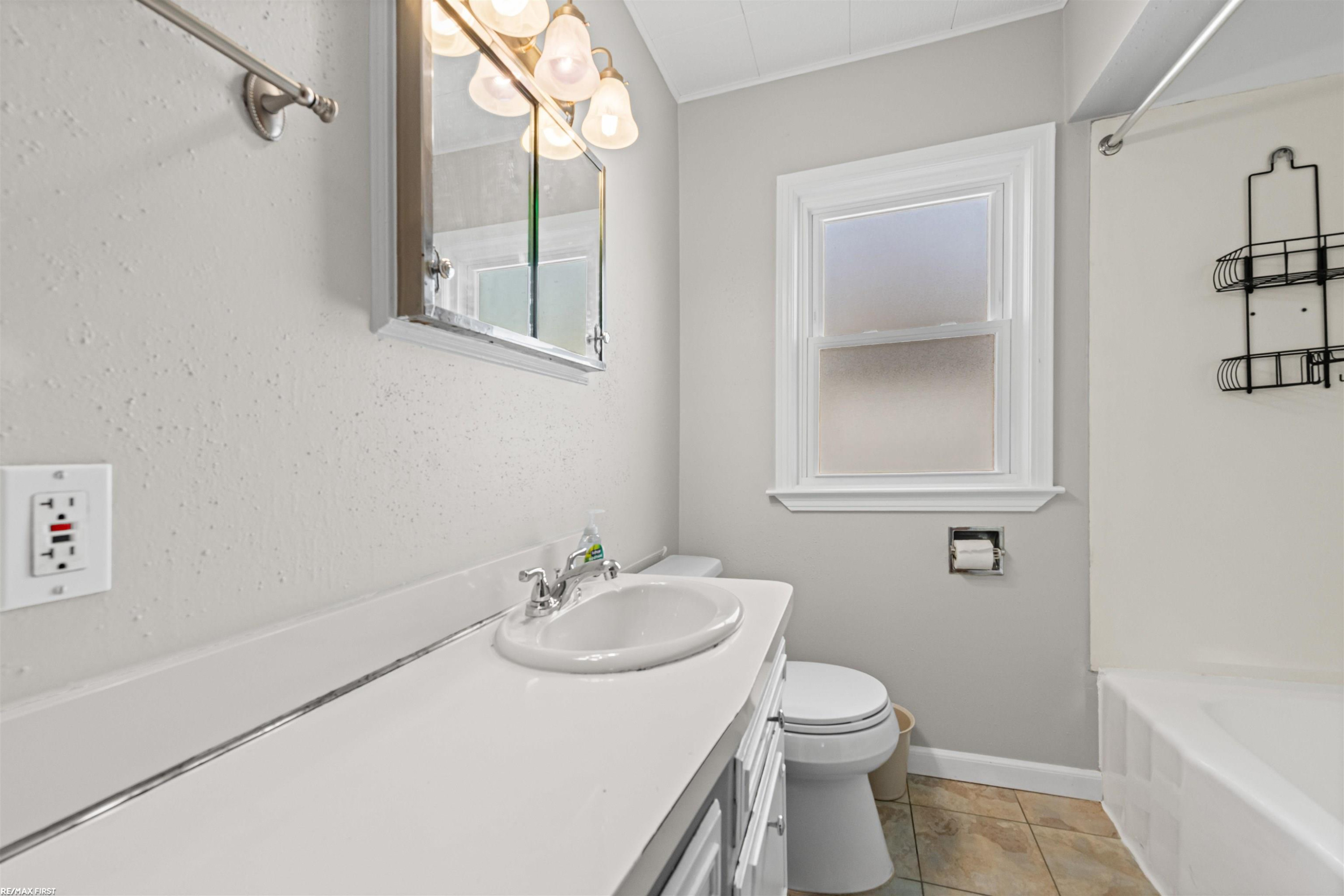 25208 Comfort Street, Center Line, MI 48015 — Photo 12