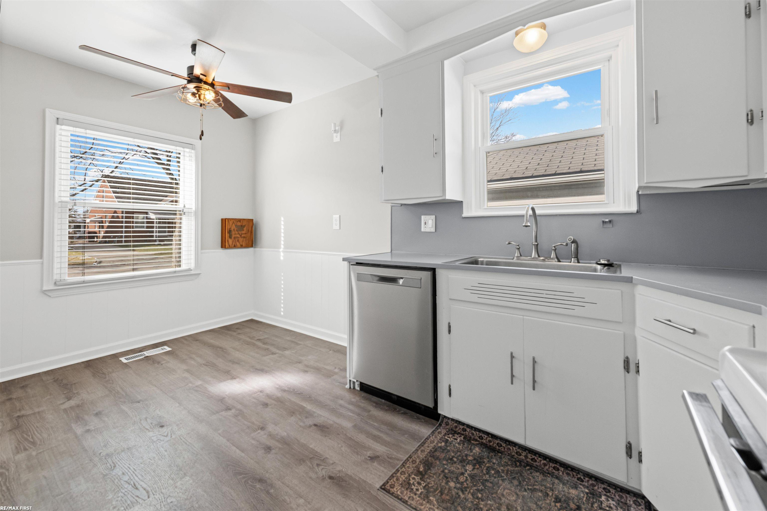 25208 Comfort Street, Center Line, MI 48015 — Photo 13