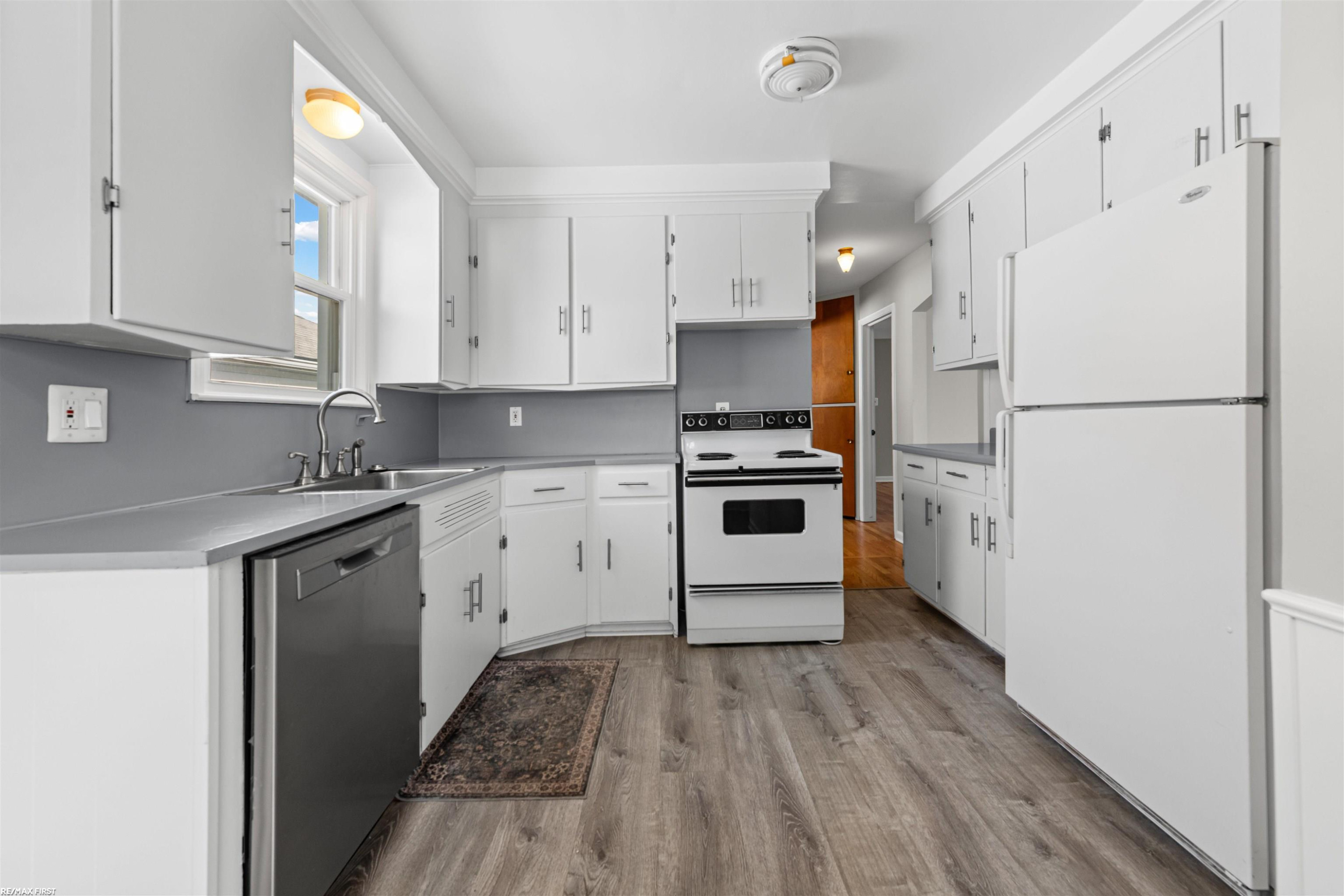 25208 Comfort Street, Center Line, MI 48015 — Photo 14